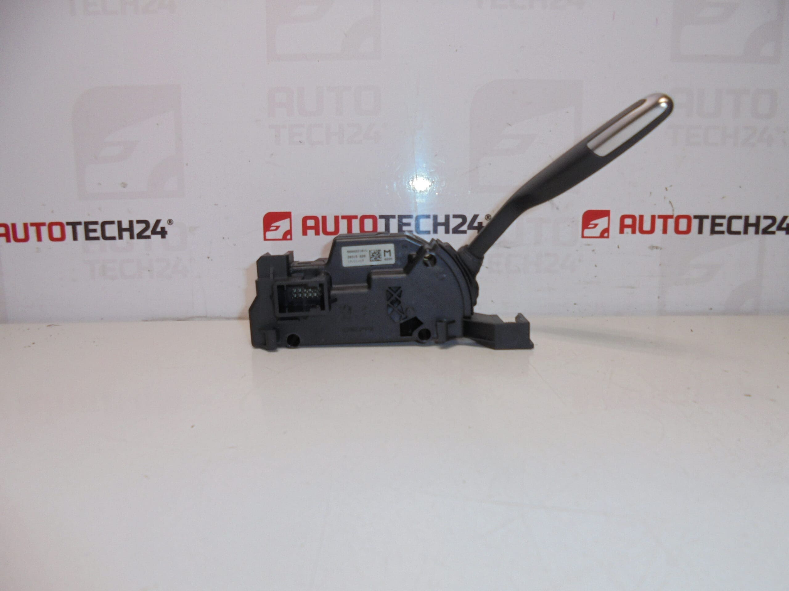 thumbnail image 2 of Genuine Citroën C4 Grand Picasso I/II 1.6 Automatic Gear Lever - 98002210VV 2 of 6