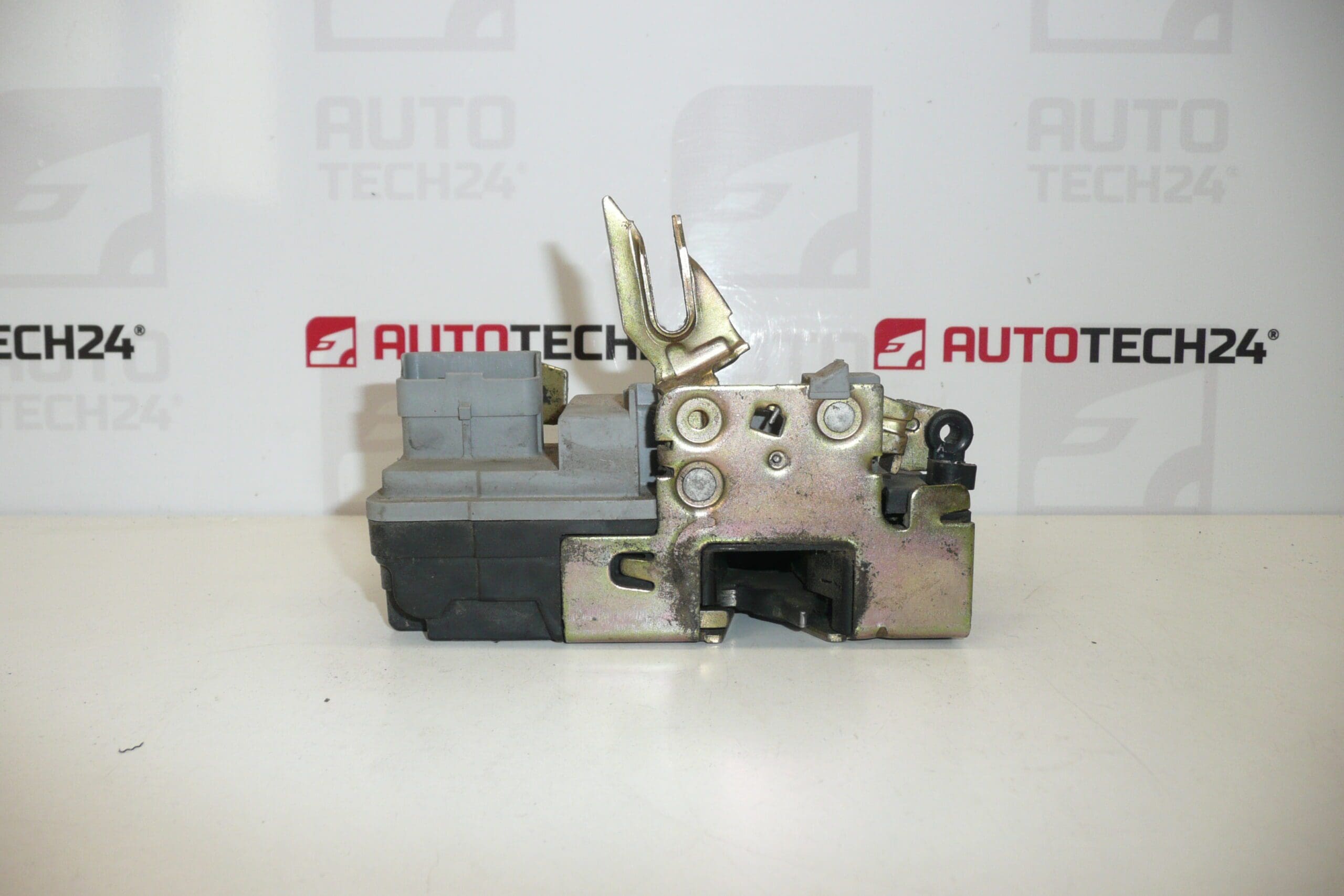 Citroën Xsara venstre fordørslås 9135H4