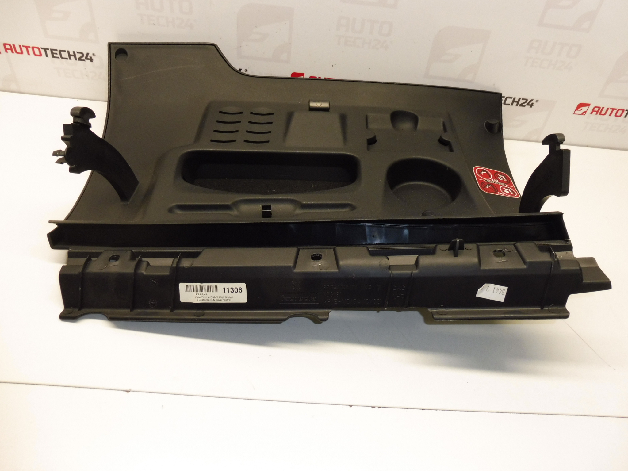 Peugeot 207 handskerum 9654373777 8218RP