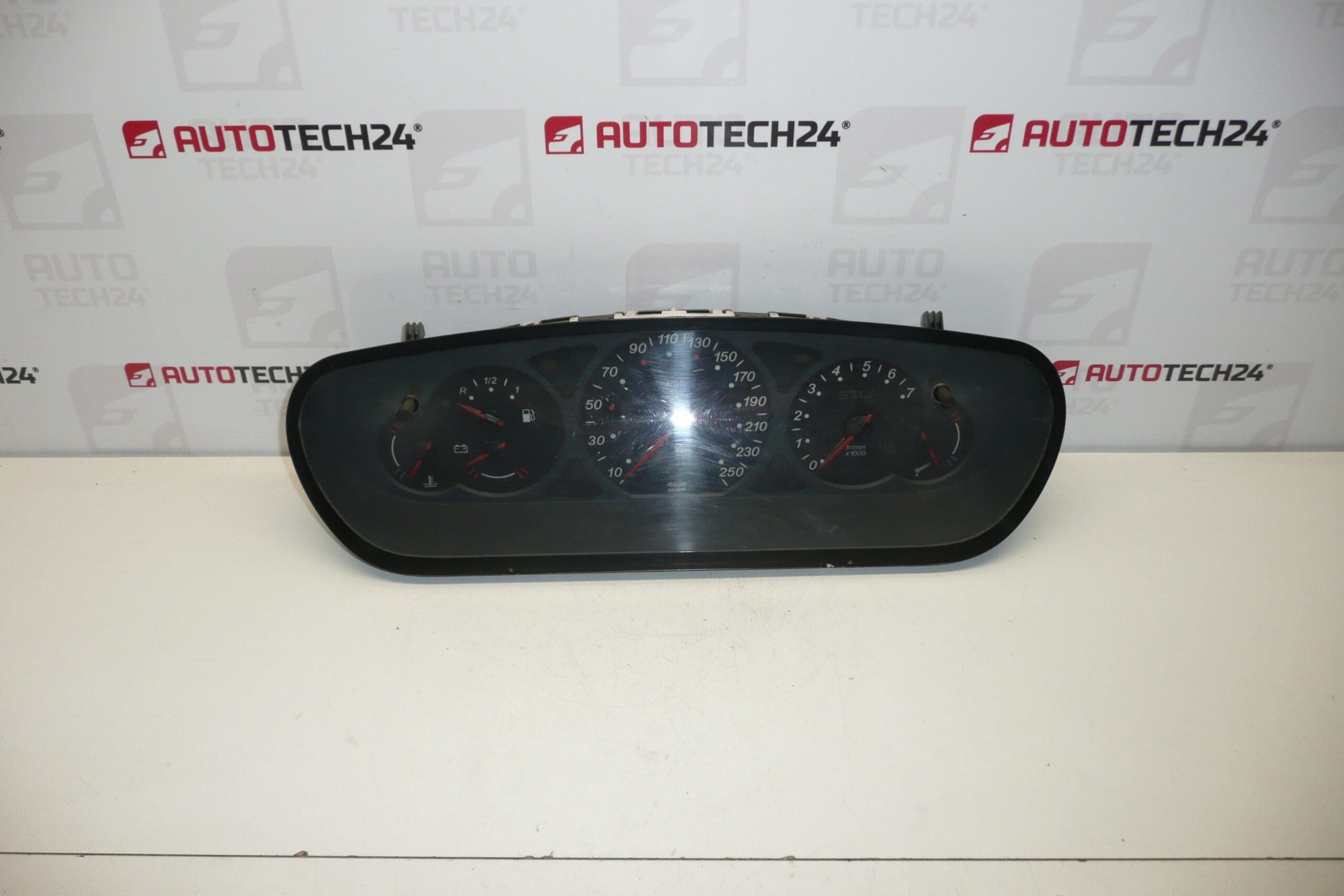 Speedometer Citroën C5 I 9635289280 kilometertal 208 tusind km