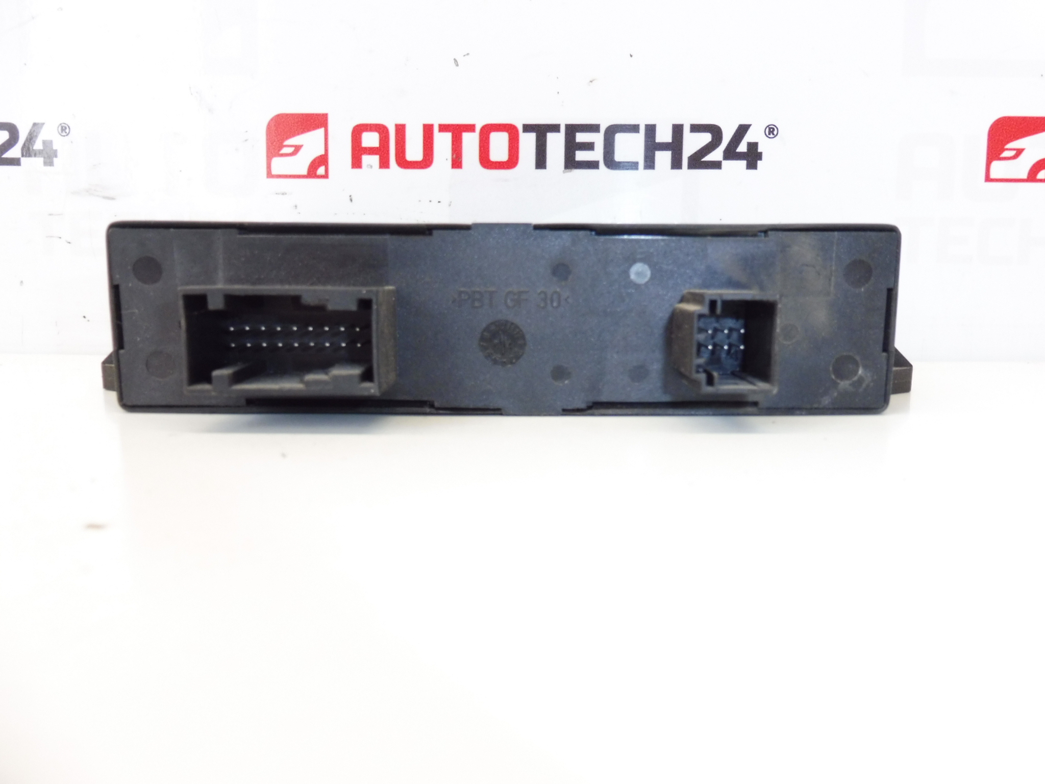 ECU parkeringsassistent Citroën 9655196380 601.826 6590F1