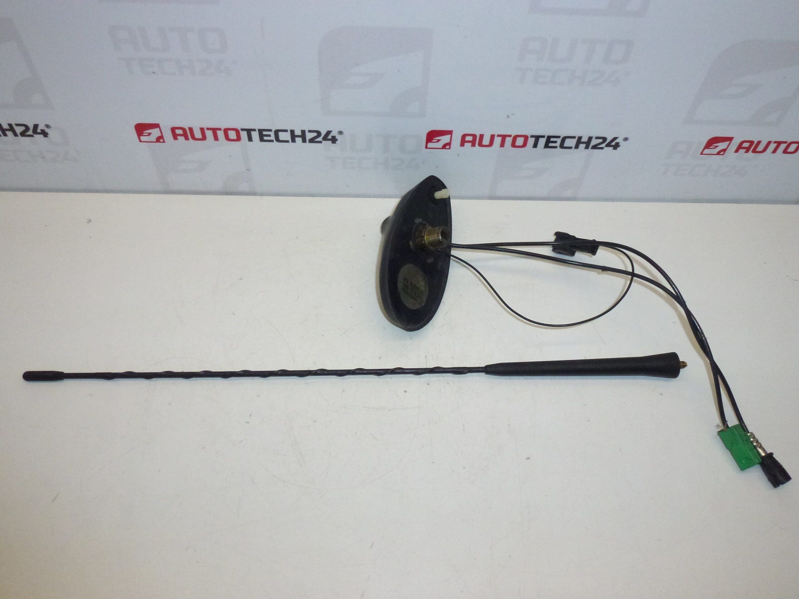 Antenne Citroën C5 sedan 01-04 9638990180 6561P1