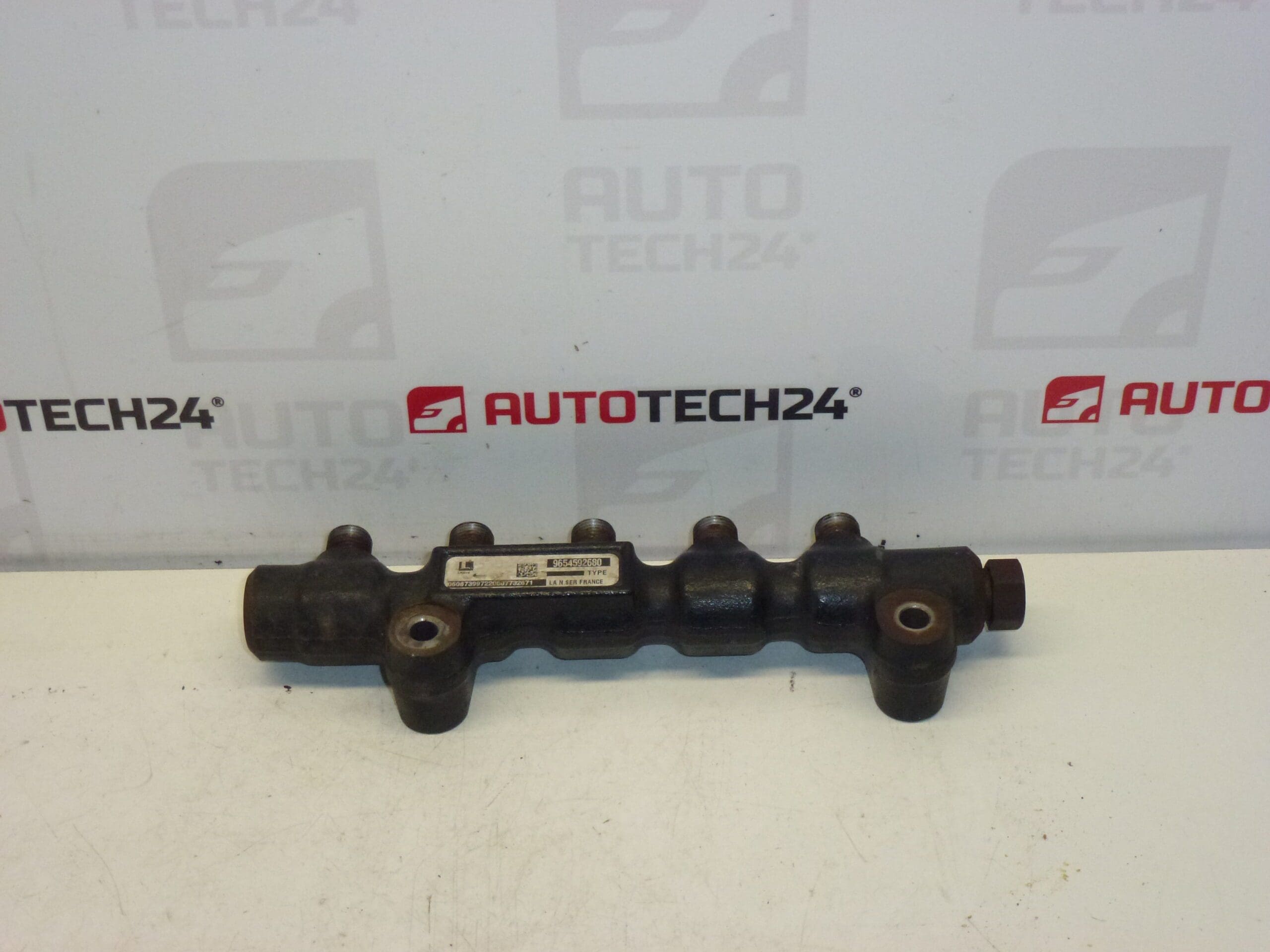 Jernbaneskinne 1.4 HDI 1.6 HDI Citroën Peugeot 9654592680 1570G2