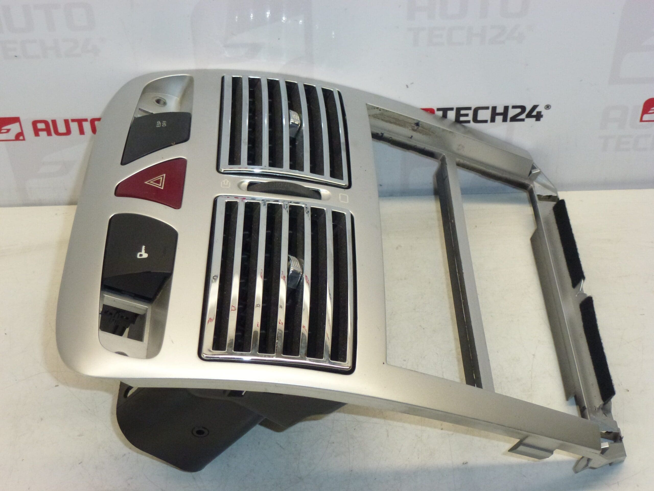 Radioramme med blæsere Peugeot 307 9634505077 8211CZ