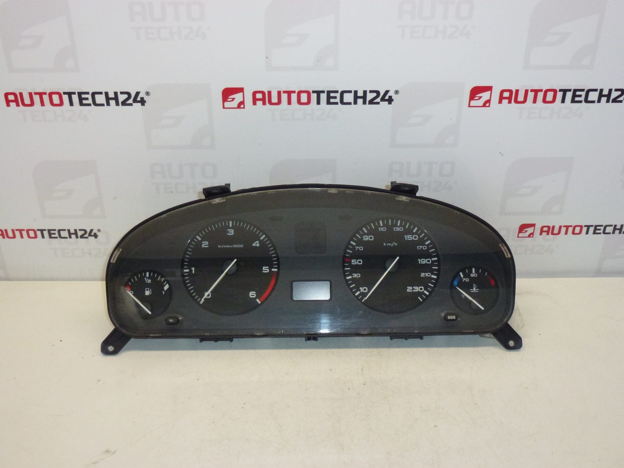 Speedometer Peugeot 406 2.2 HDI 9644230980 kilometertal 193000 km