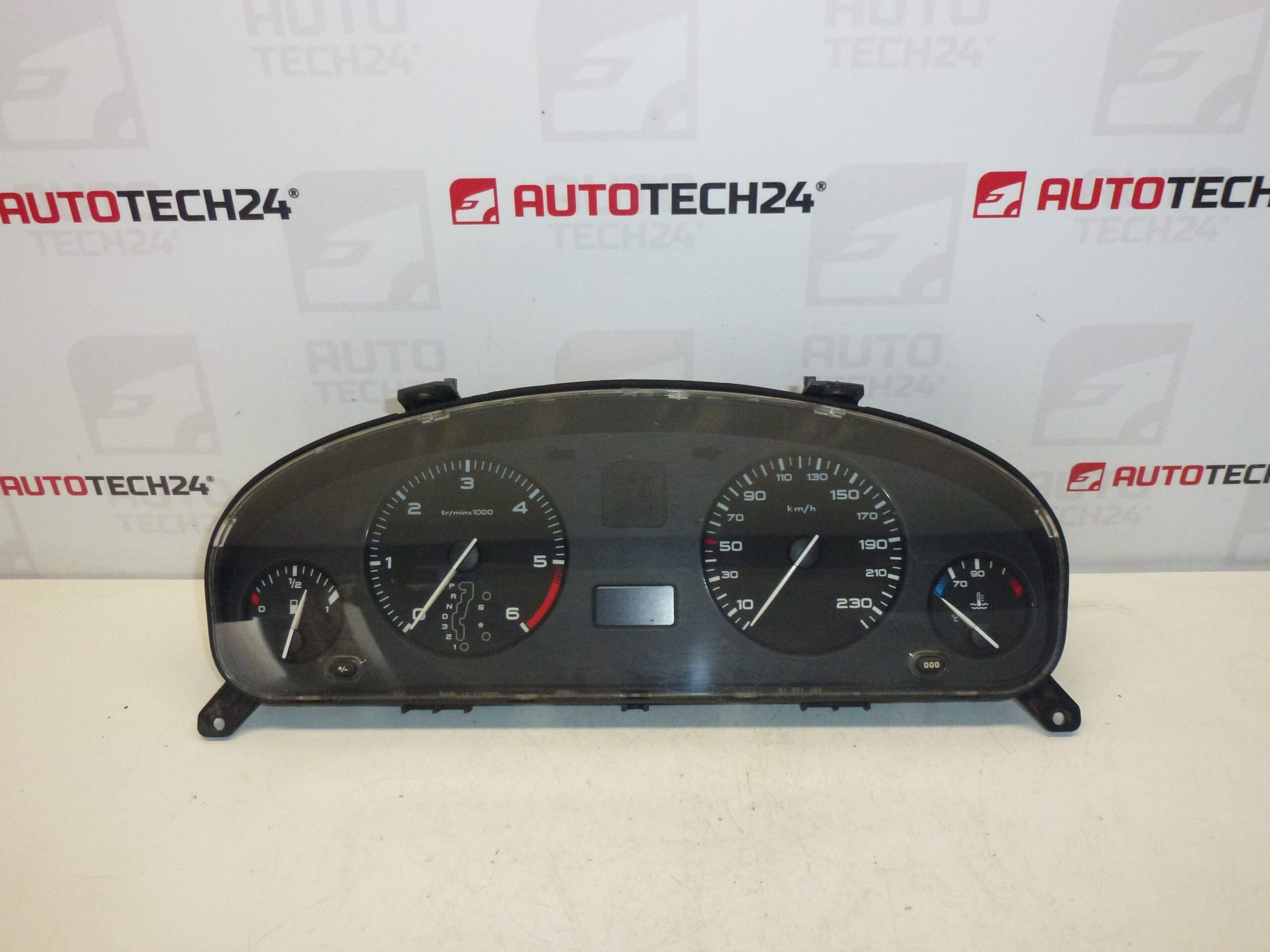 Speedometer Peugeot 406 2.0 HDI automatisk 9644232180