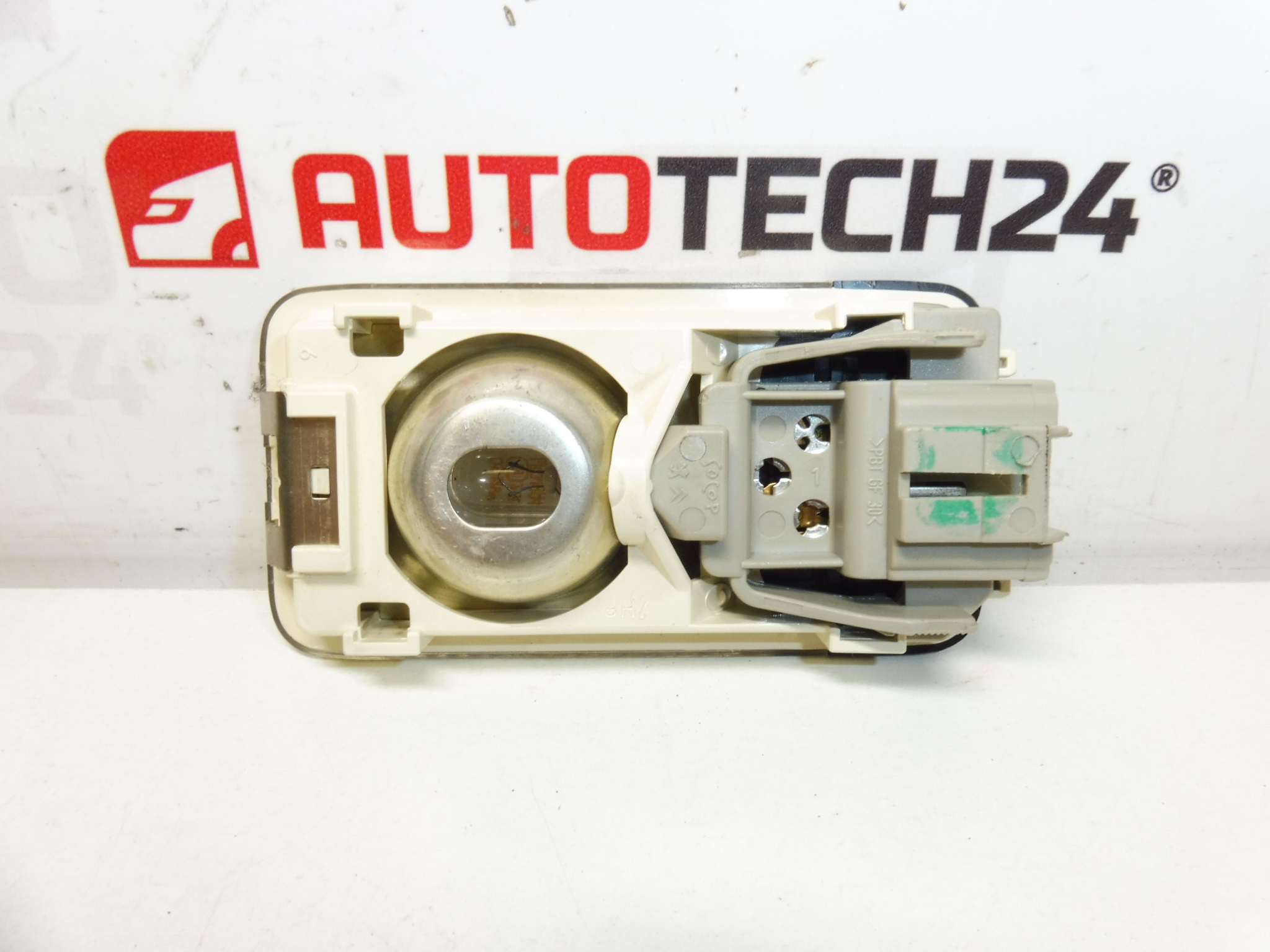 Loftslampe foran Citroën Peugeot 6362P3