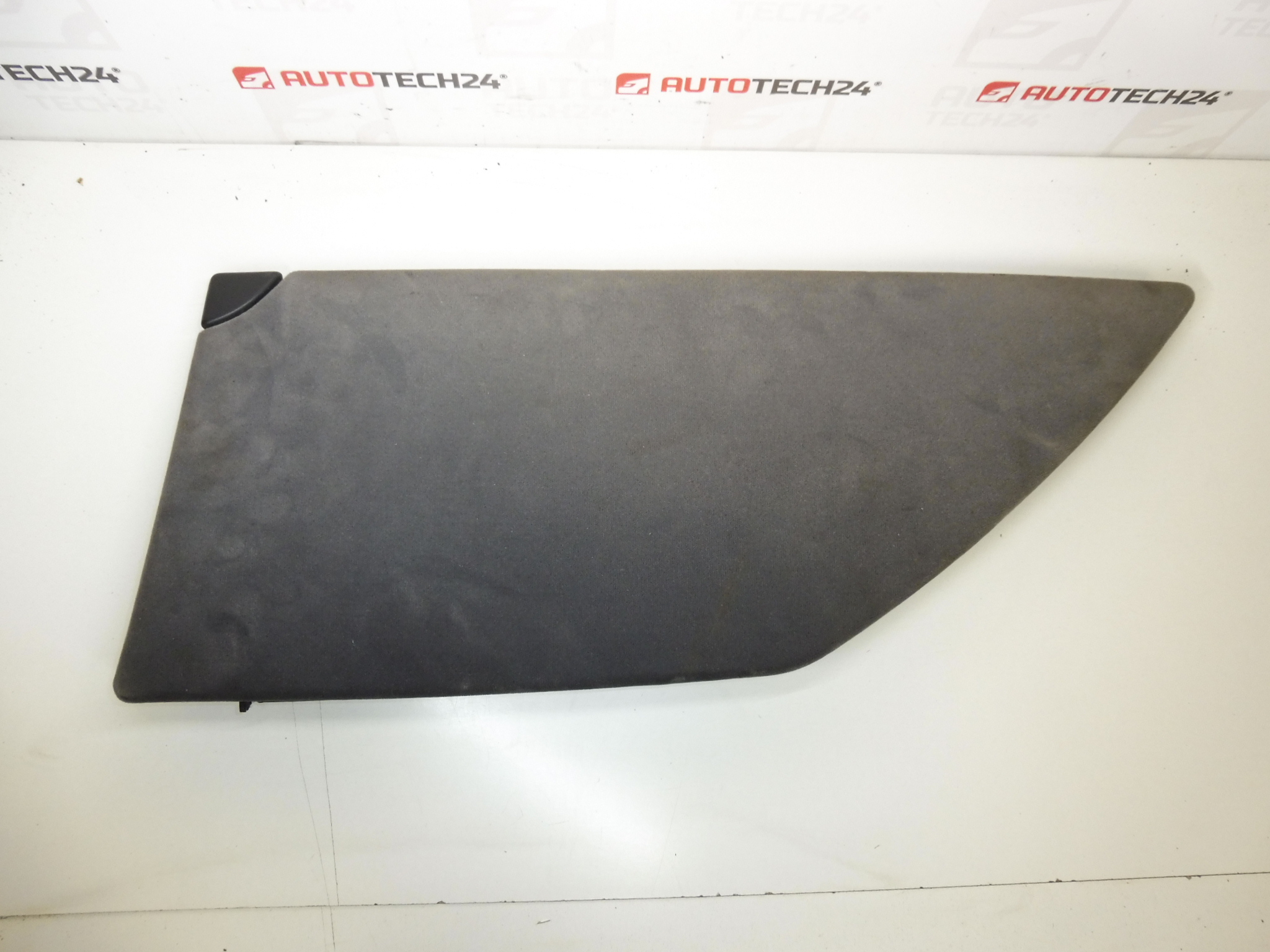 Låg på handskeboksfører Citroën C8 Peugeot 807 8218TQ