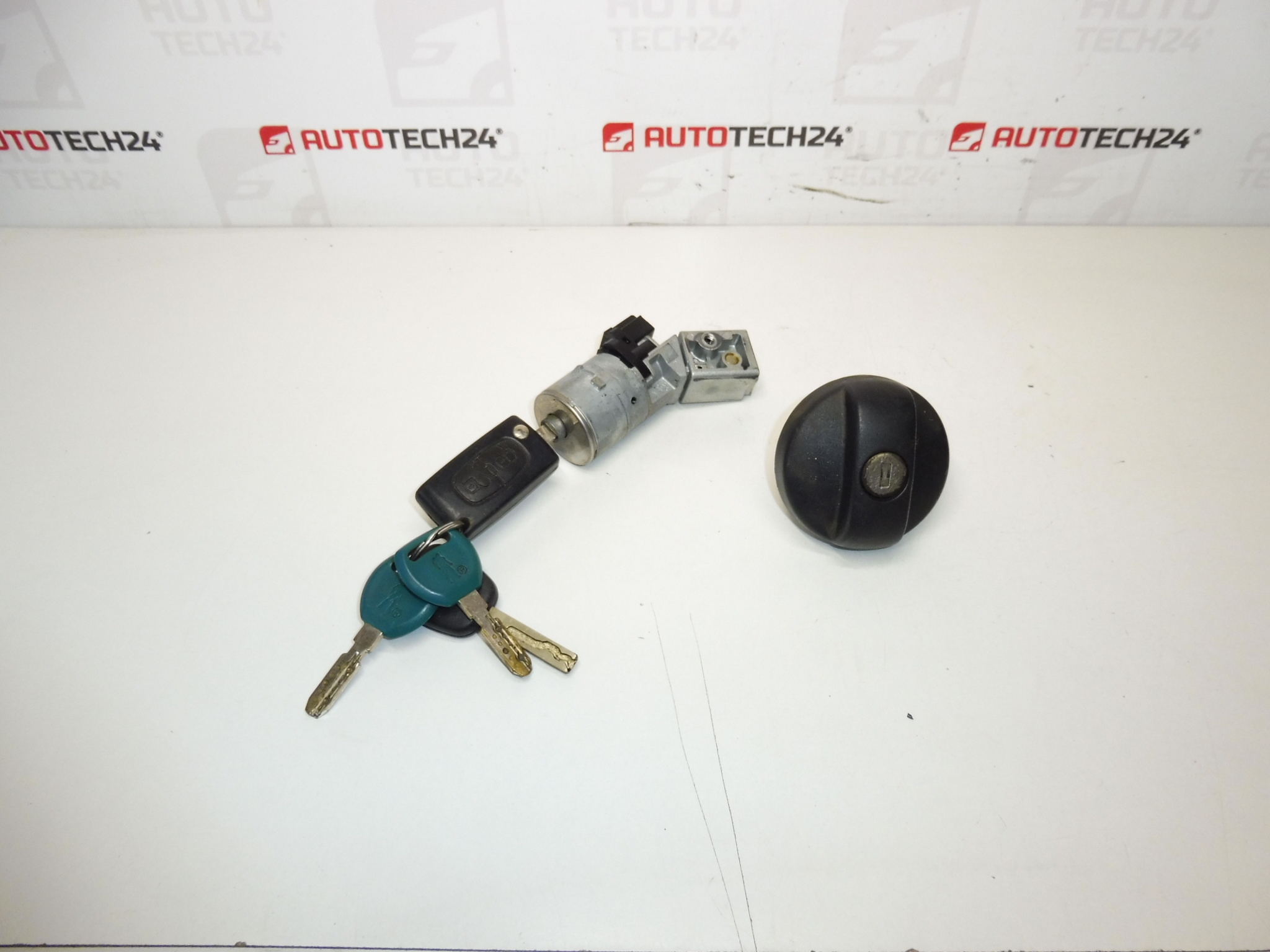 Afbryderboks, tankdæksel og 2 nøgler Citroën Peugeot 4162KF 4162XT