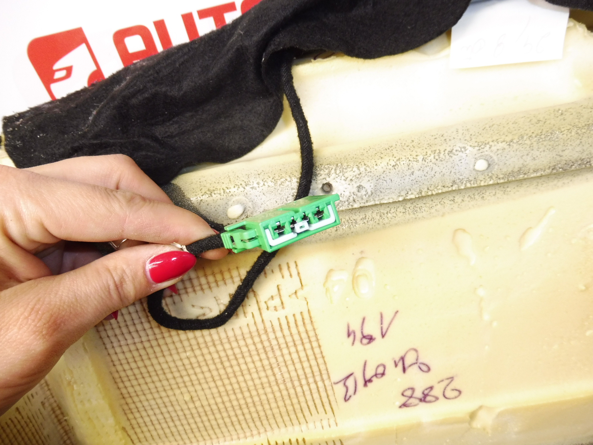 Førersædebetræk opvarmet Peugeot 308 16104799EY