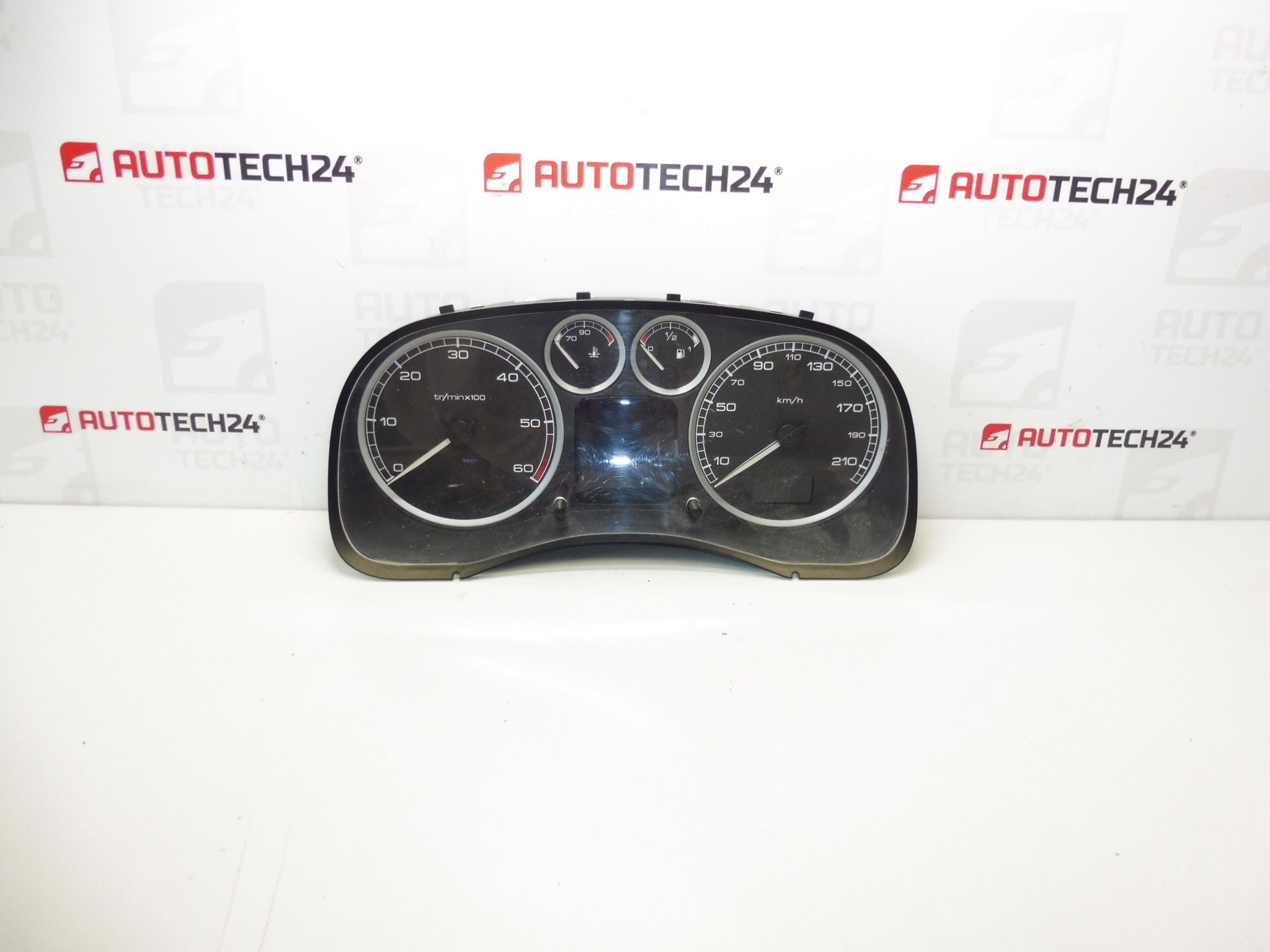 Speedometer Peugeot 307 kilometertal 330000 km 9636708880 6104R2