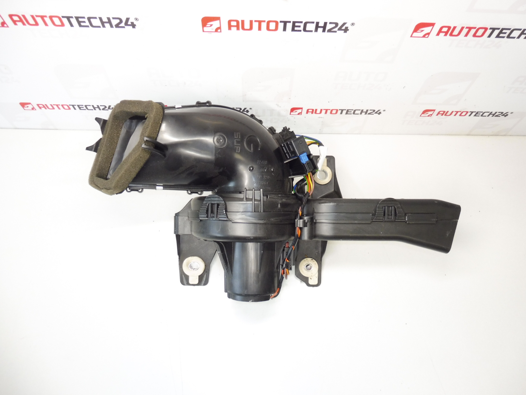 Varmeblæser venstre Peugeot 3008 5008 9683441680 T5157001 6441CV