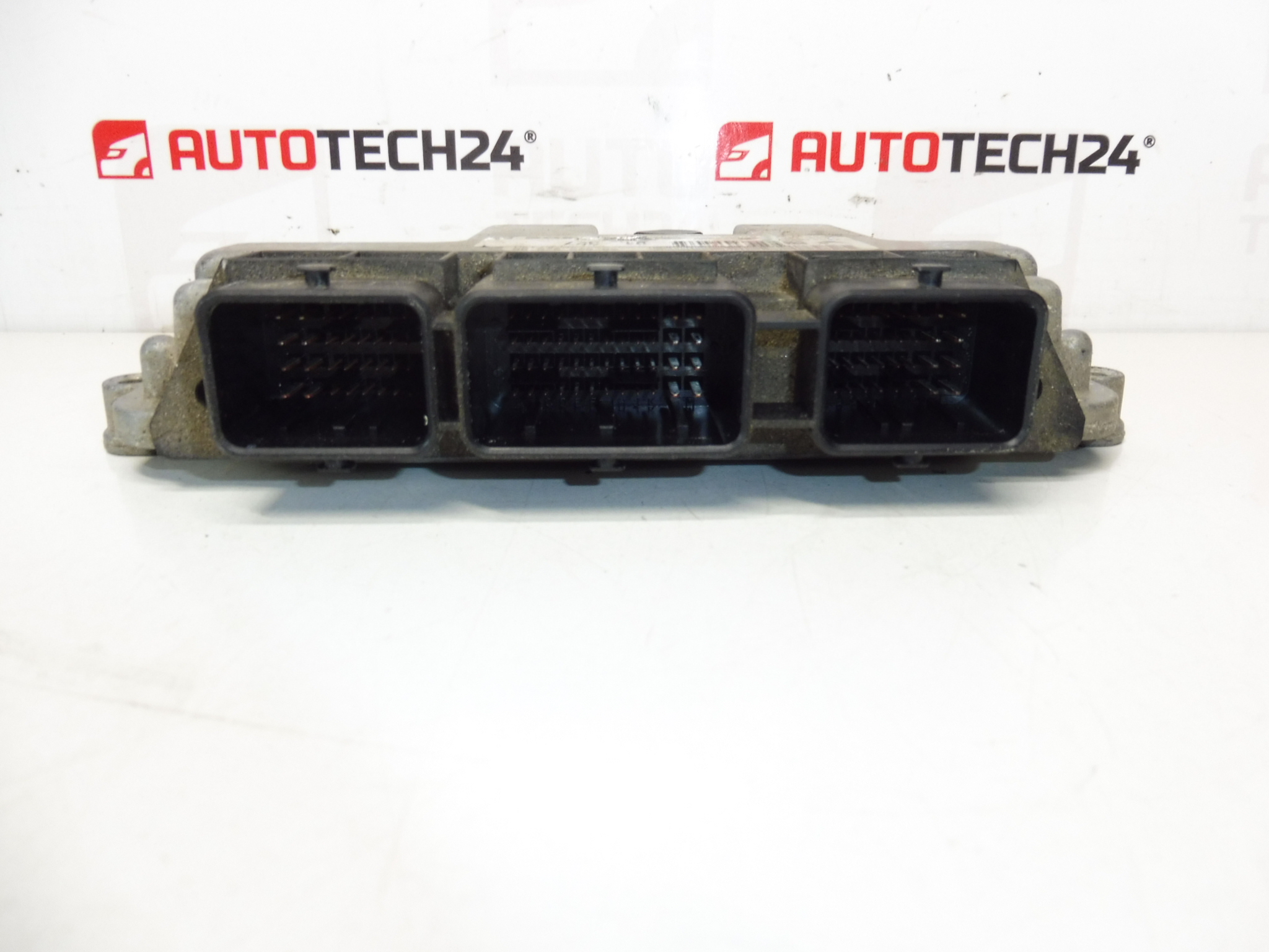 ECU Bosch ME7.4.5 0261208304 9657600680 1940SQ
