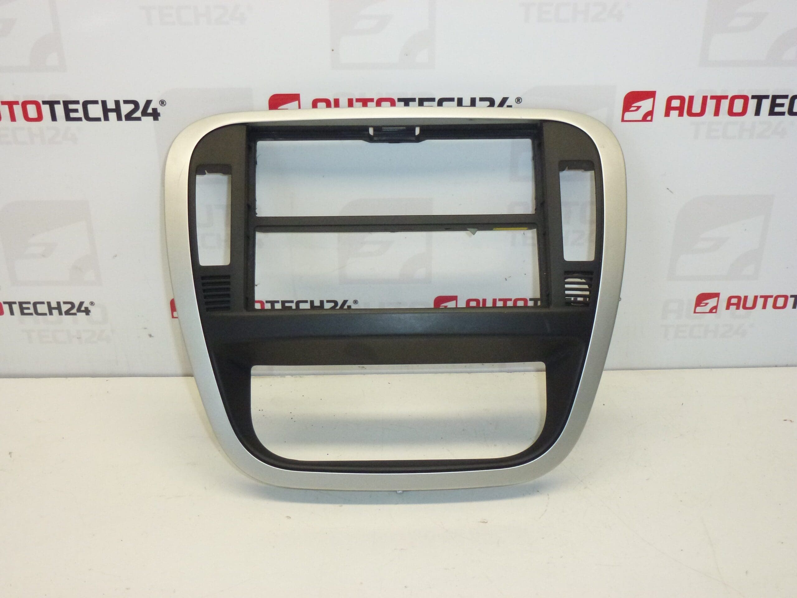 Radioramme Citroën C2 og C3 9653074277 8211TH