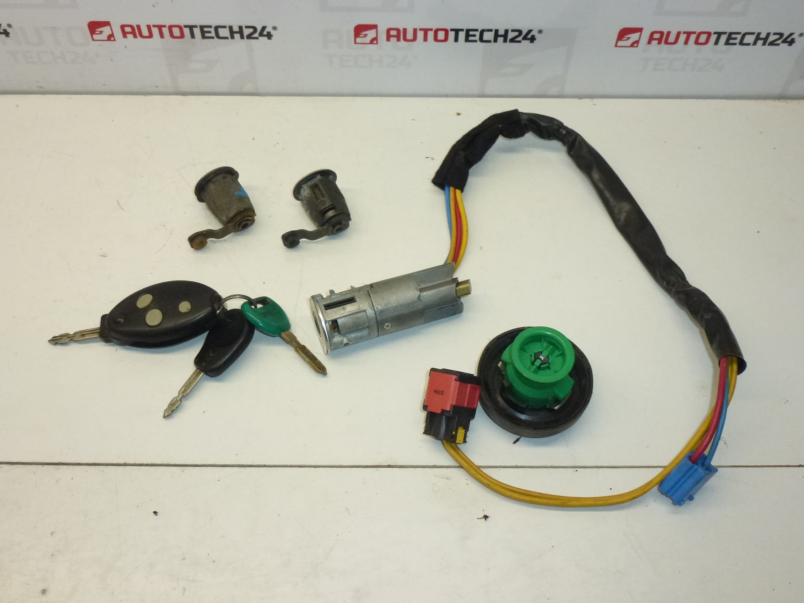 Låsesæt + 2 nøgler Citroën Xsara 4162Z5