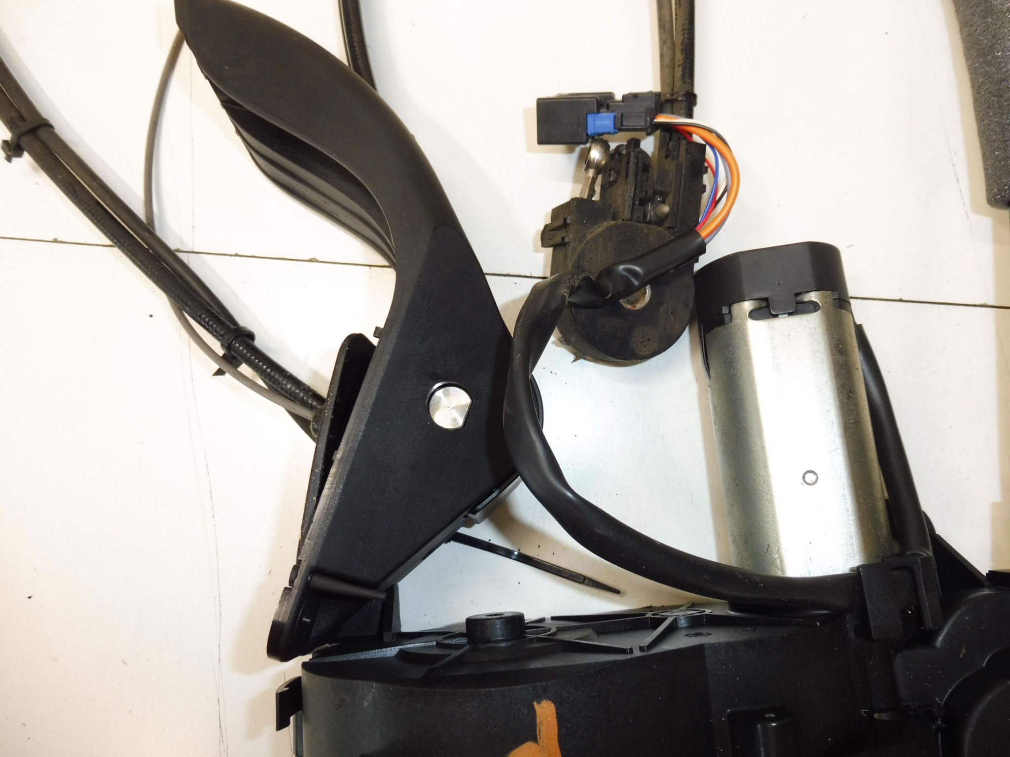 Peugeot 1007 passager elektrisk drev 9680508080 9138E0 9138C8