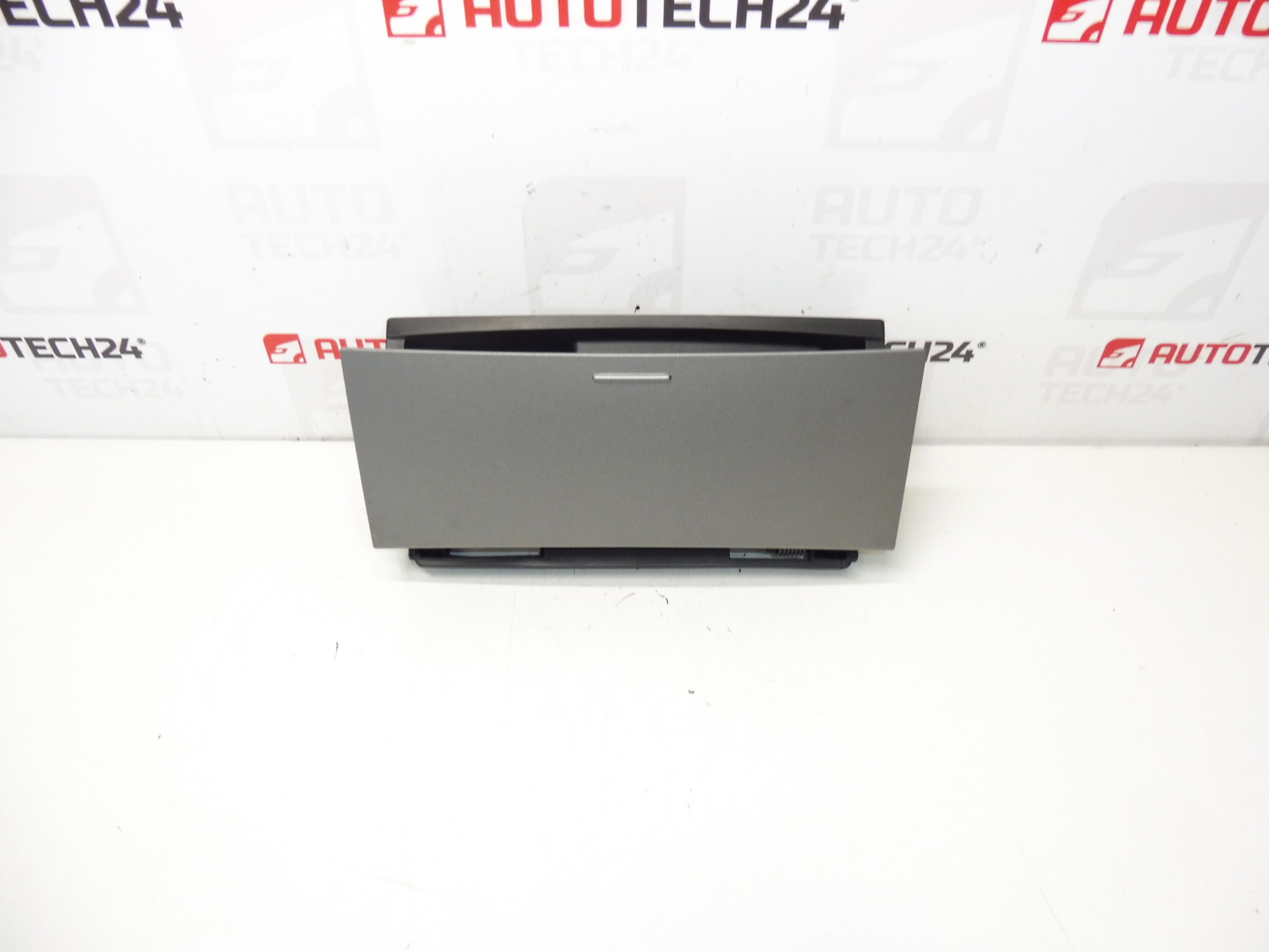 Askebæger med lighter Peugeot 407 9644562177 8211JH