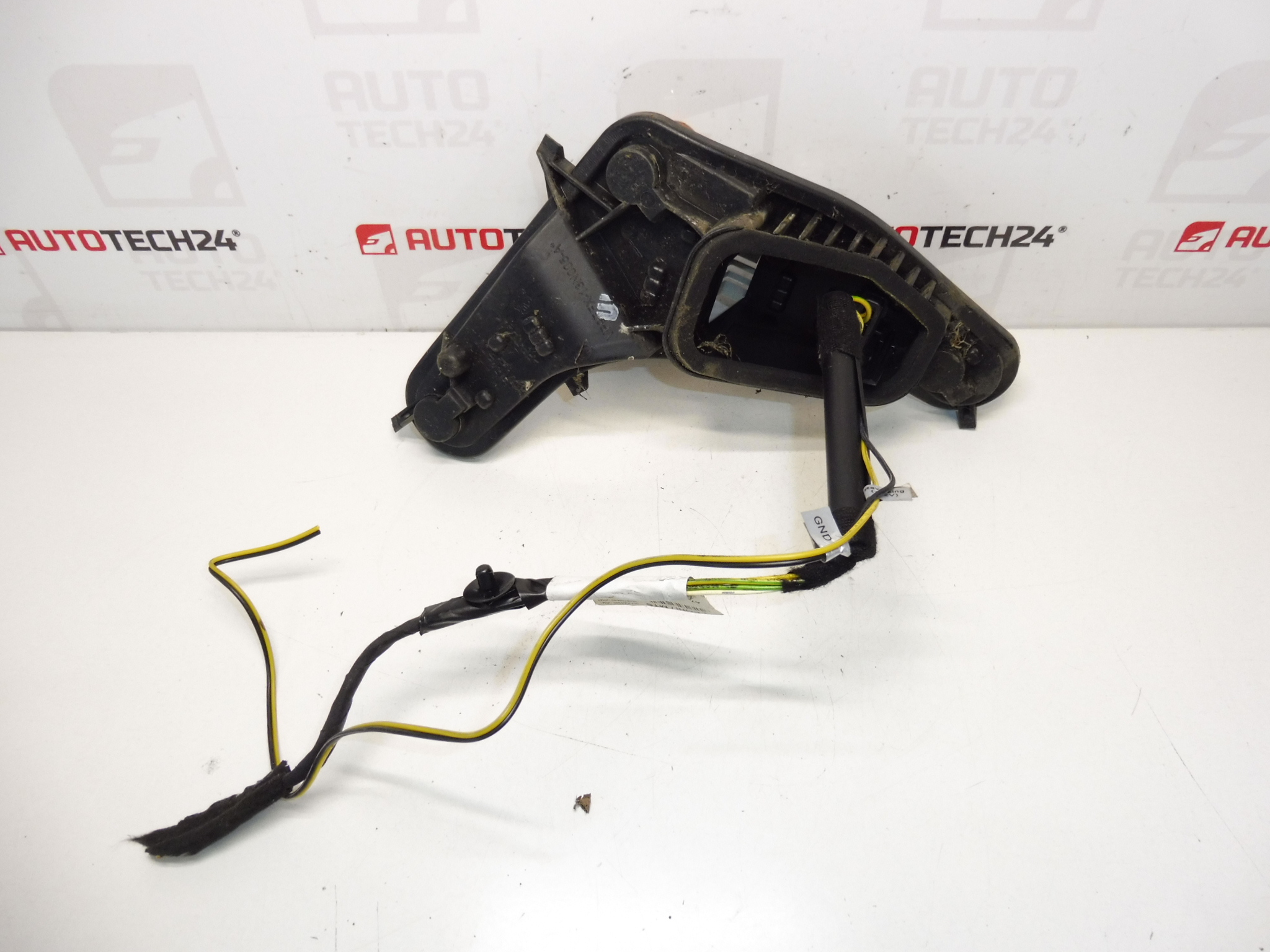 Peugeot 207 baglygte venstre pærefatning 9686566080 6350HQ