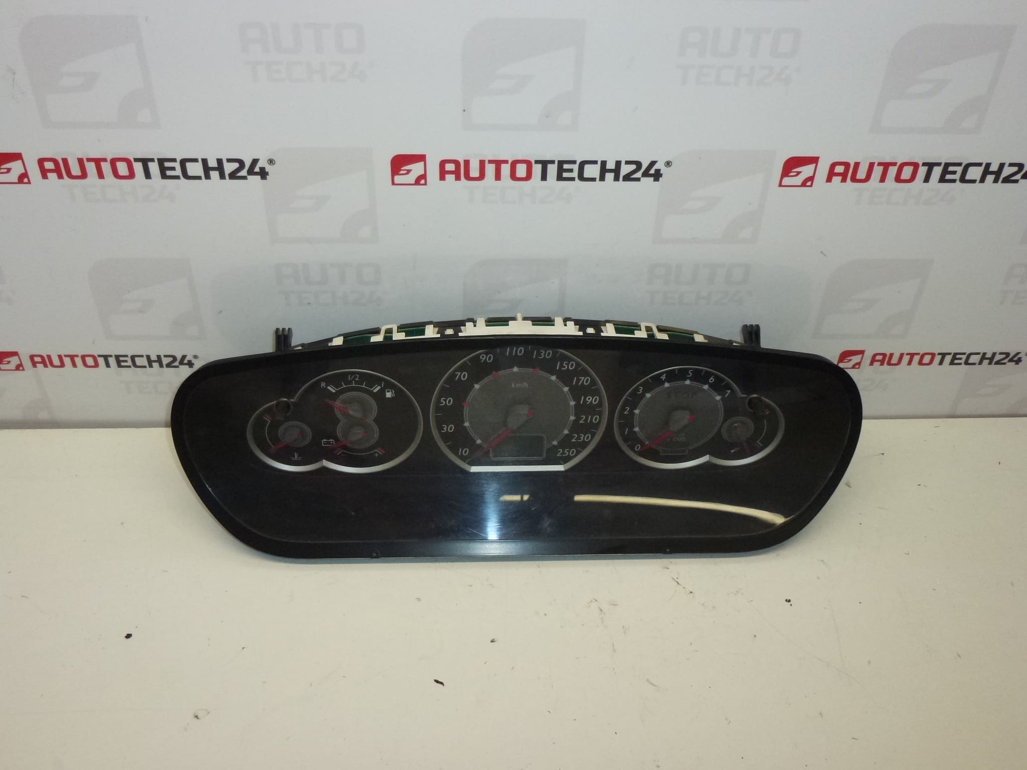 Speedometer Citroën C5 II kilometertal 241 tusind km 9655608780 610319