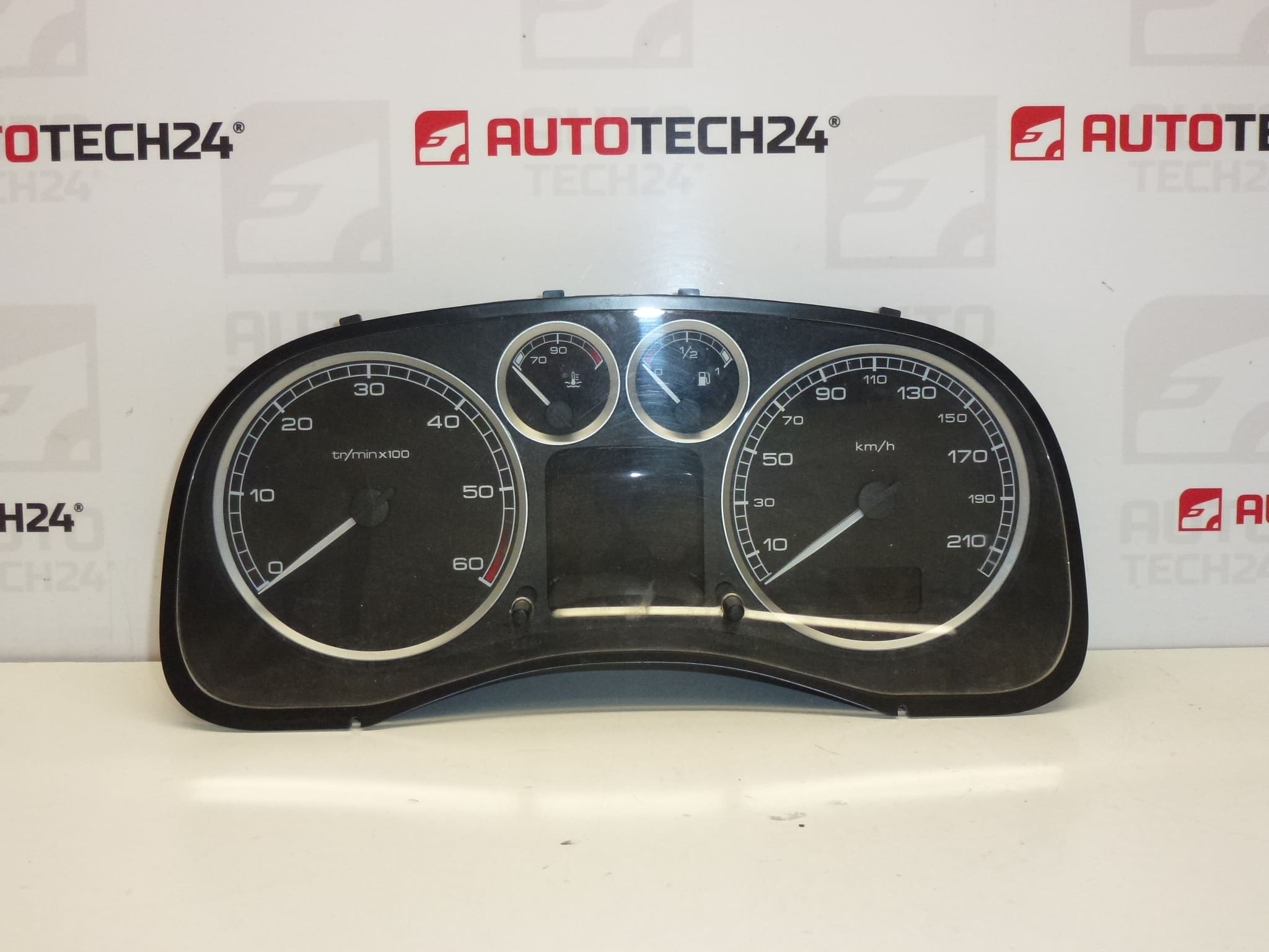 Speedometer Peugeot 307 241 tusind km 9655476580