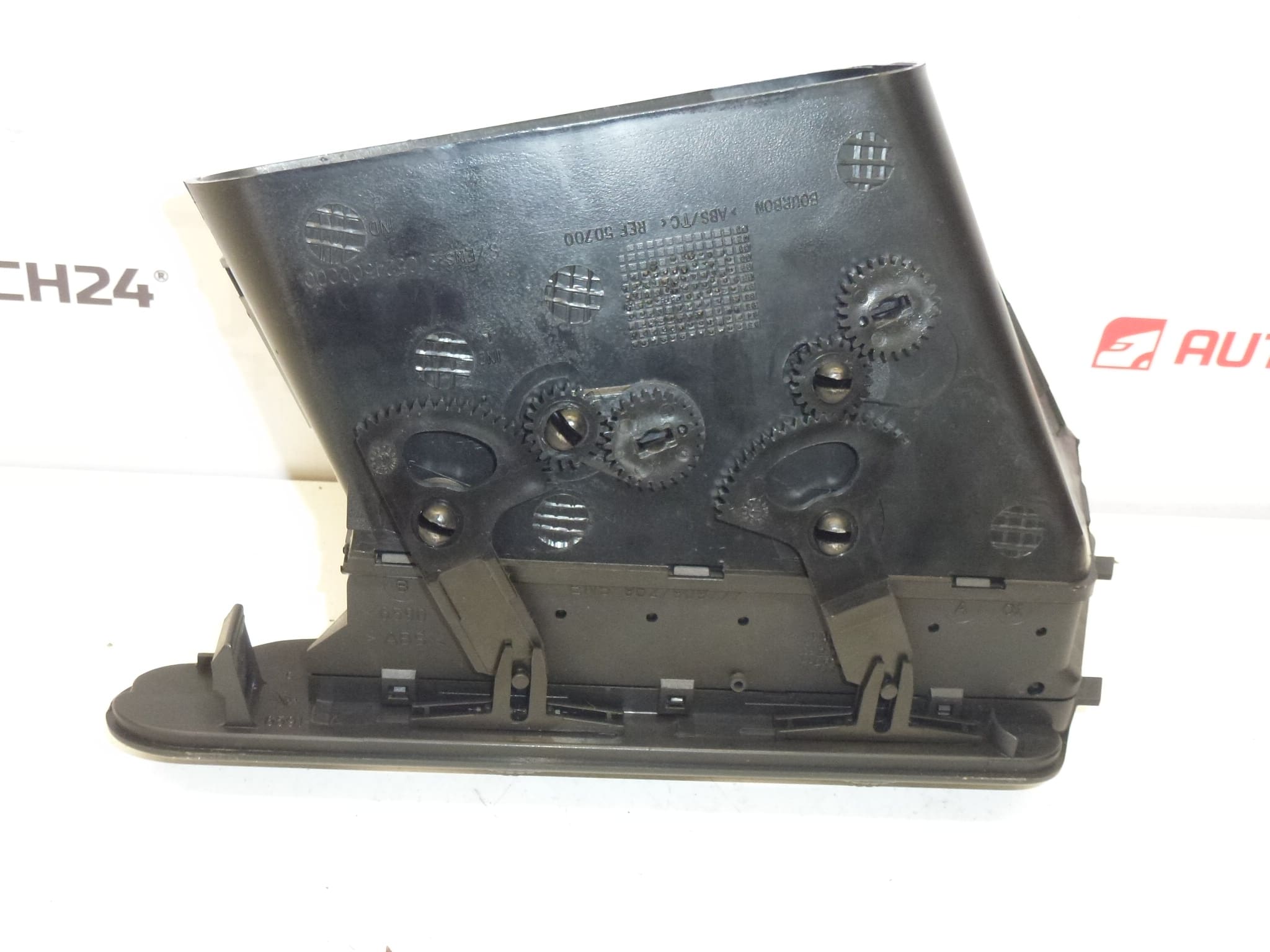 Luftventil central Citroën Berlingo I og Peugeot Partner I 8265A9