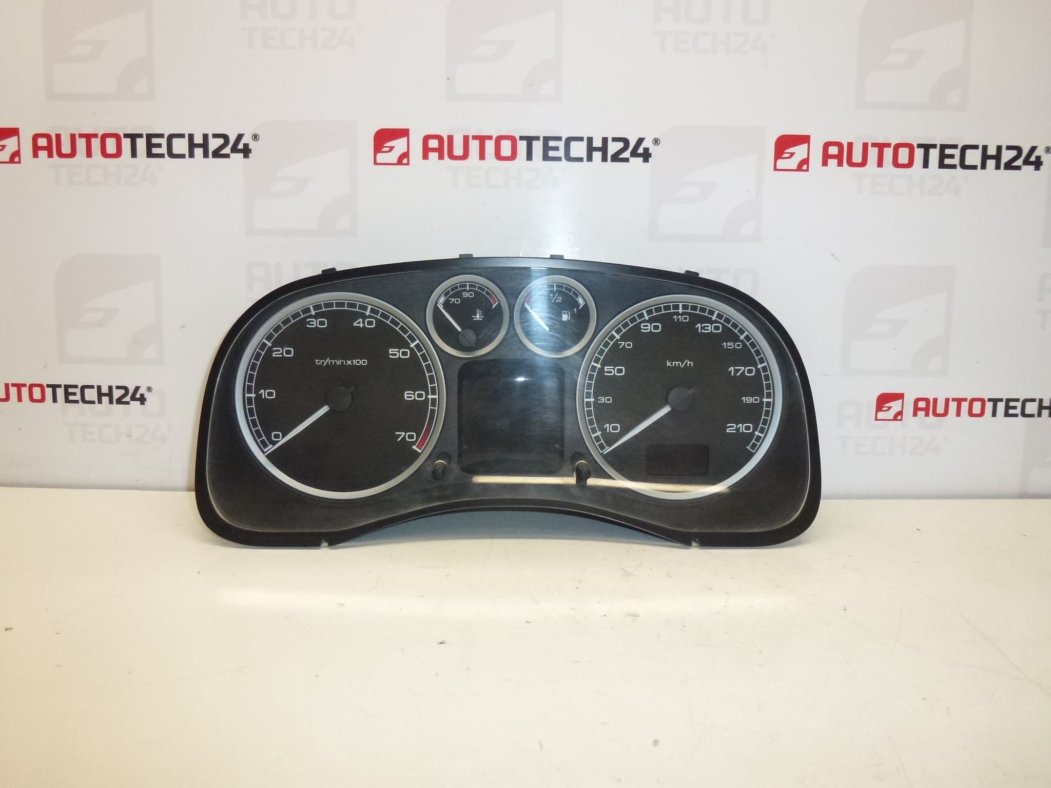 Speedometer Peugeot 307 kilometertal 182 tusind km 9645768480 6103F7