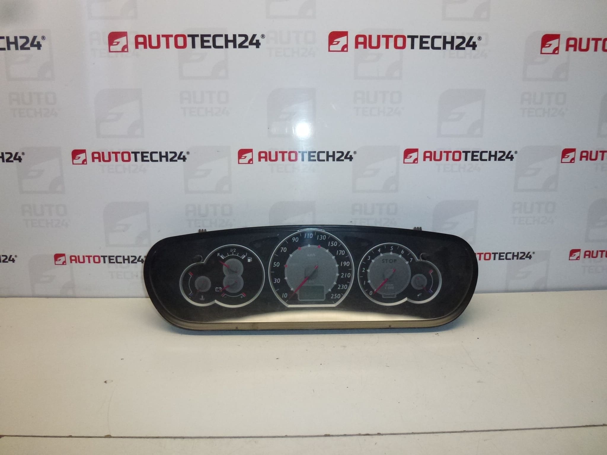 Speedometer Citroën C5 II kilometertal 205 tusind km 9655608780 610319