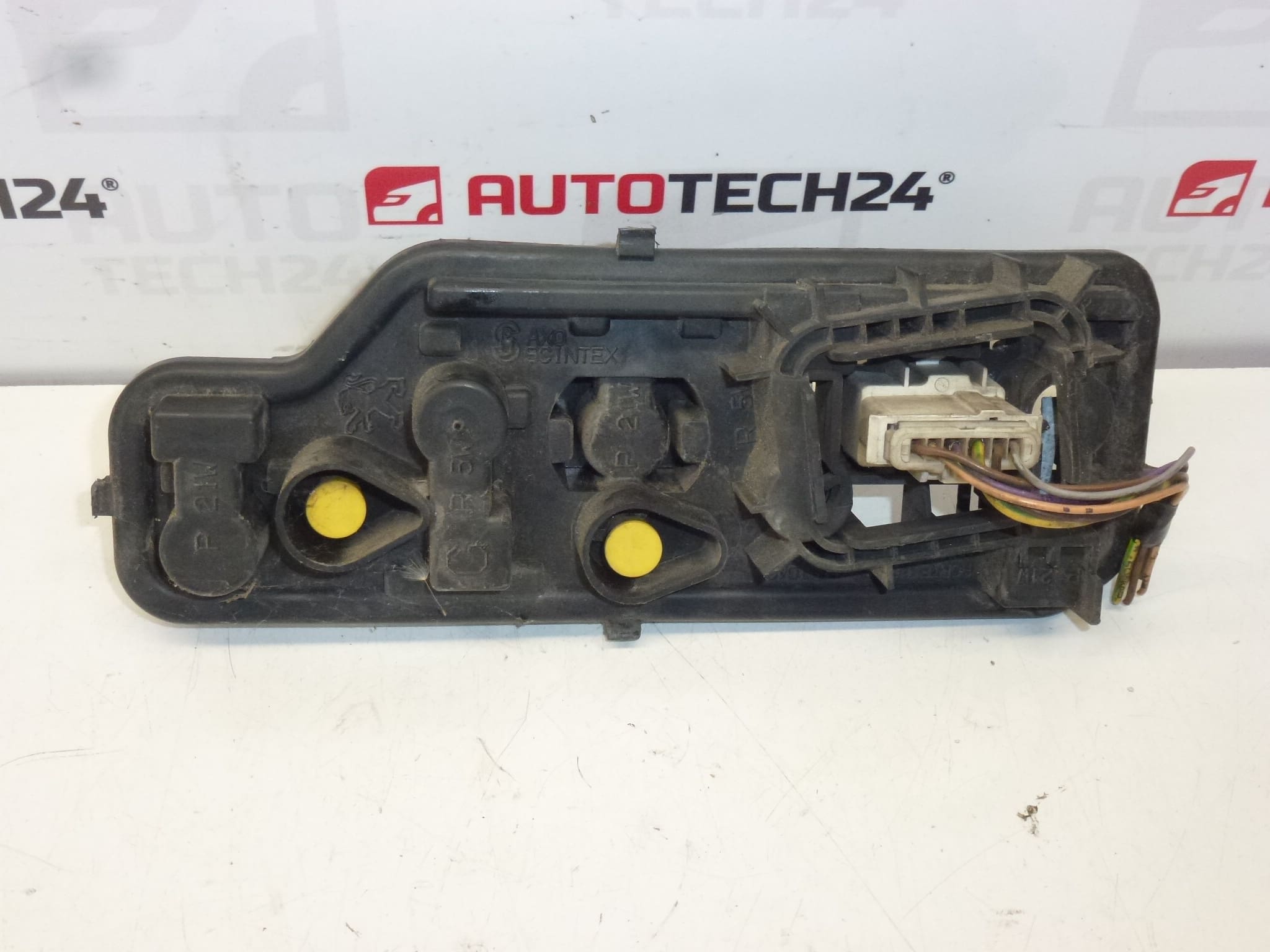 Fatning til venstre baglygte til Peugeot 307 SW 6350X2 6350X3