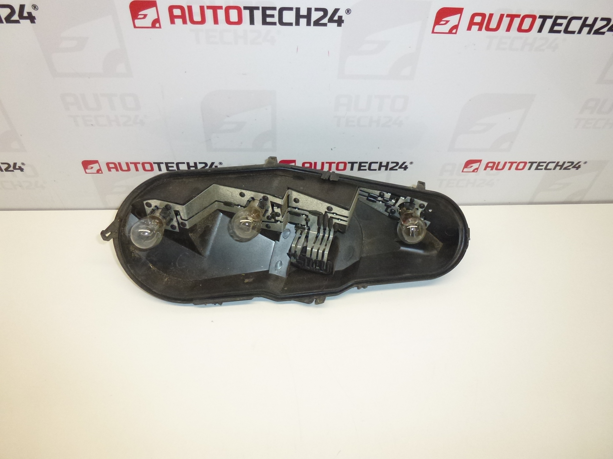 Venstre baglampe Boltbase med Citroën C1 Peugeot 107 604686 Kabelkabel