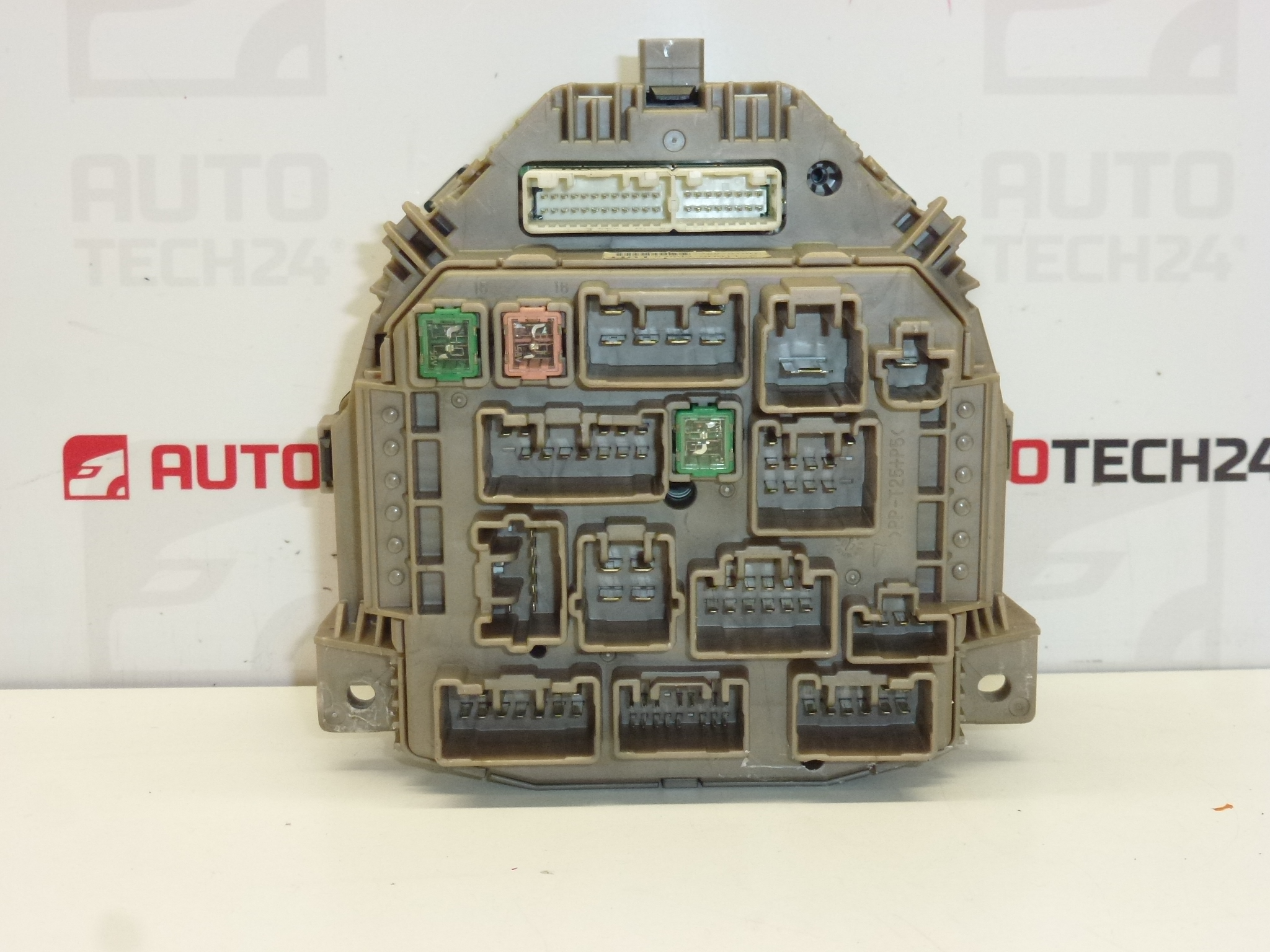 Tachometer Citroën C1 Peugeot 107 kilometertal 130000 km 83800-011-A