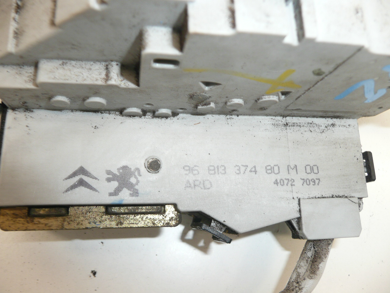 Højre dørlås Peugeot 407 9681337480 9138N8