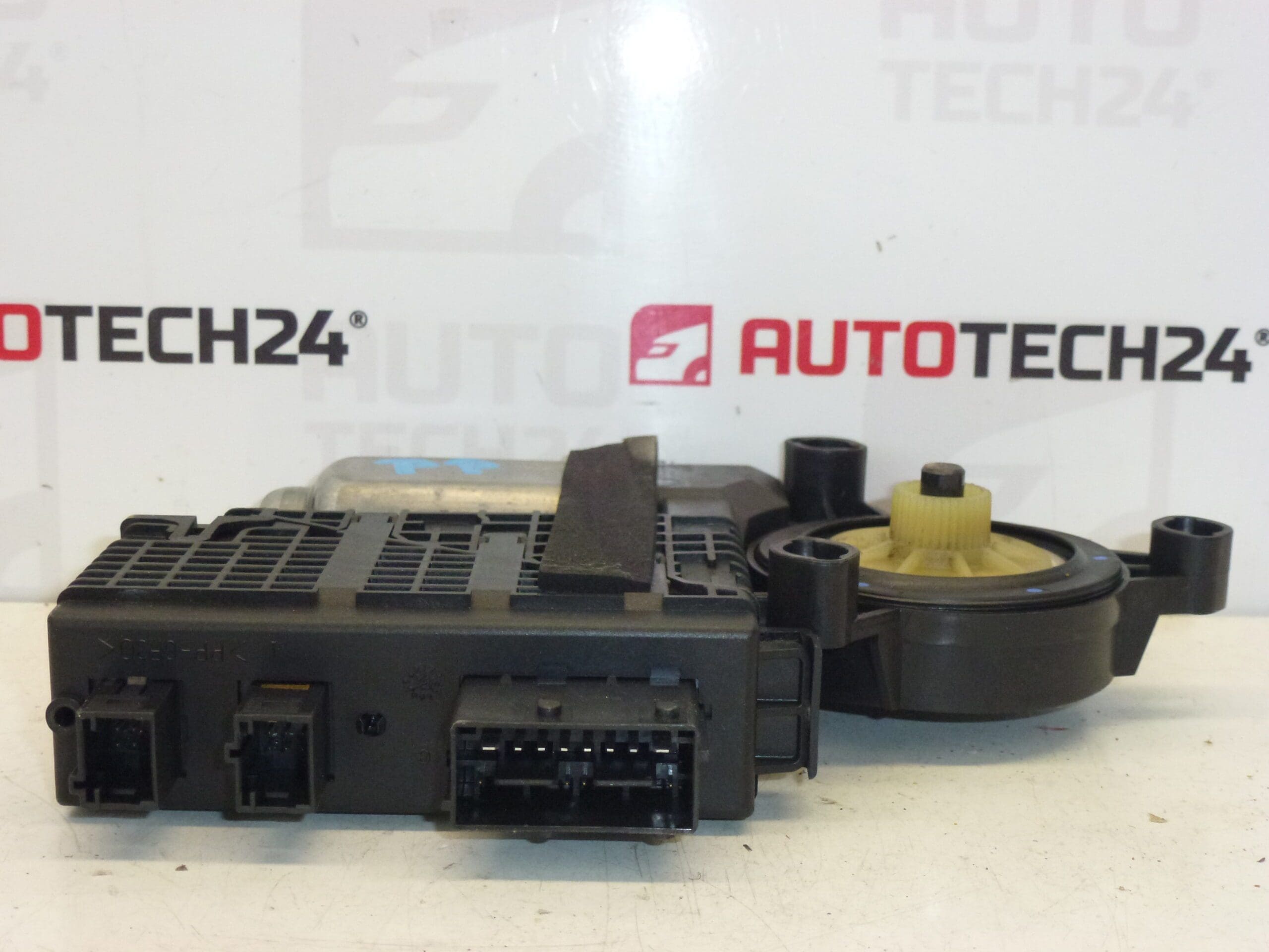 Motor Til Højre Forreste Vindueshævning Til Citroën C4 Picasso 9682495580 - Billede 2