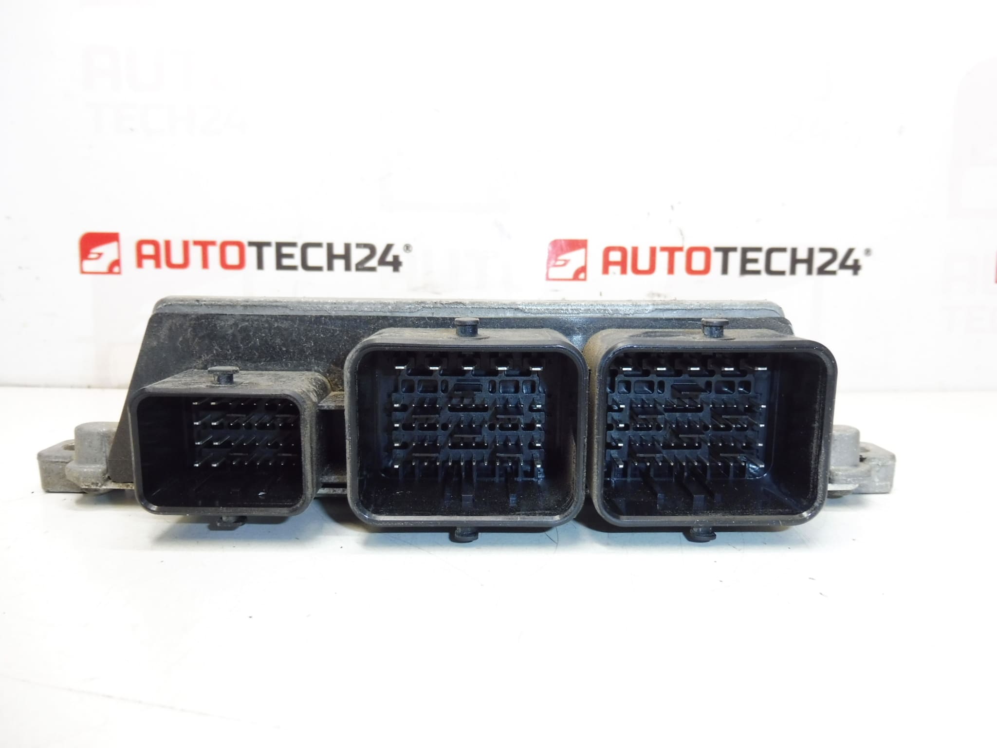 ECU Valeo V46.11 Citroën Peugeot 9811545080 9800913080 - Billede 2