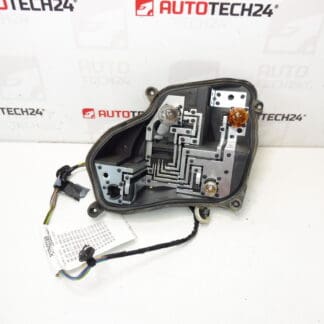 En del af den rigtige lampe Peugeot 301 9674807880