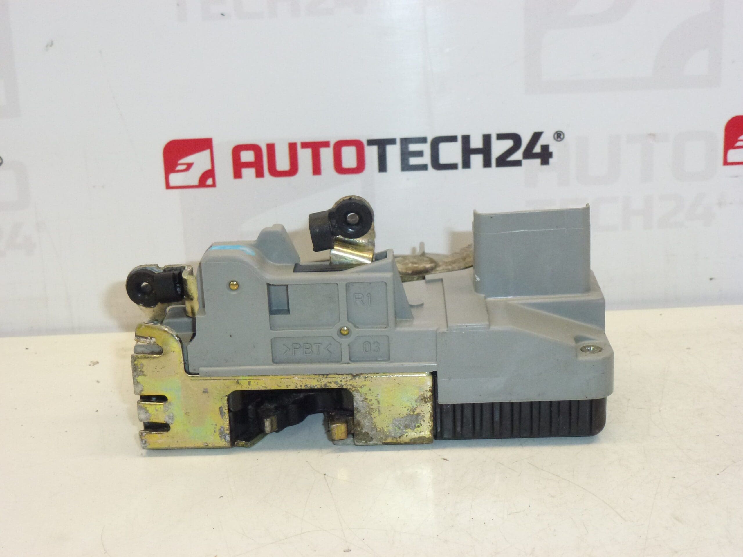 Lås til højre forreste dør Citroën Peugeot 9136J6 - Billede 2