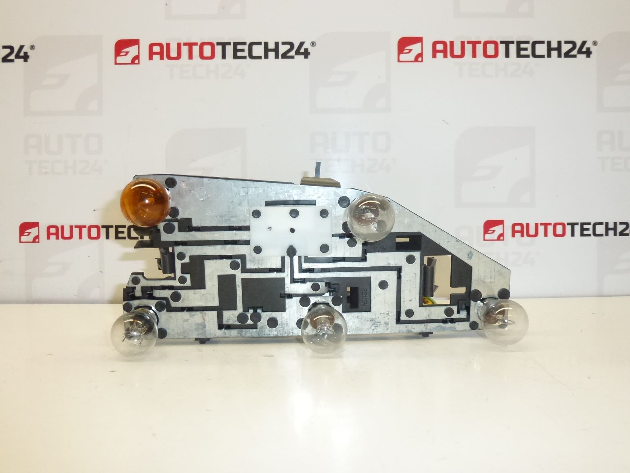 venstre baglygtefatning Peugeot 406 4 døre 9630364877 6350L5