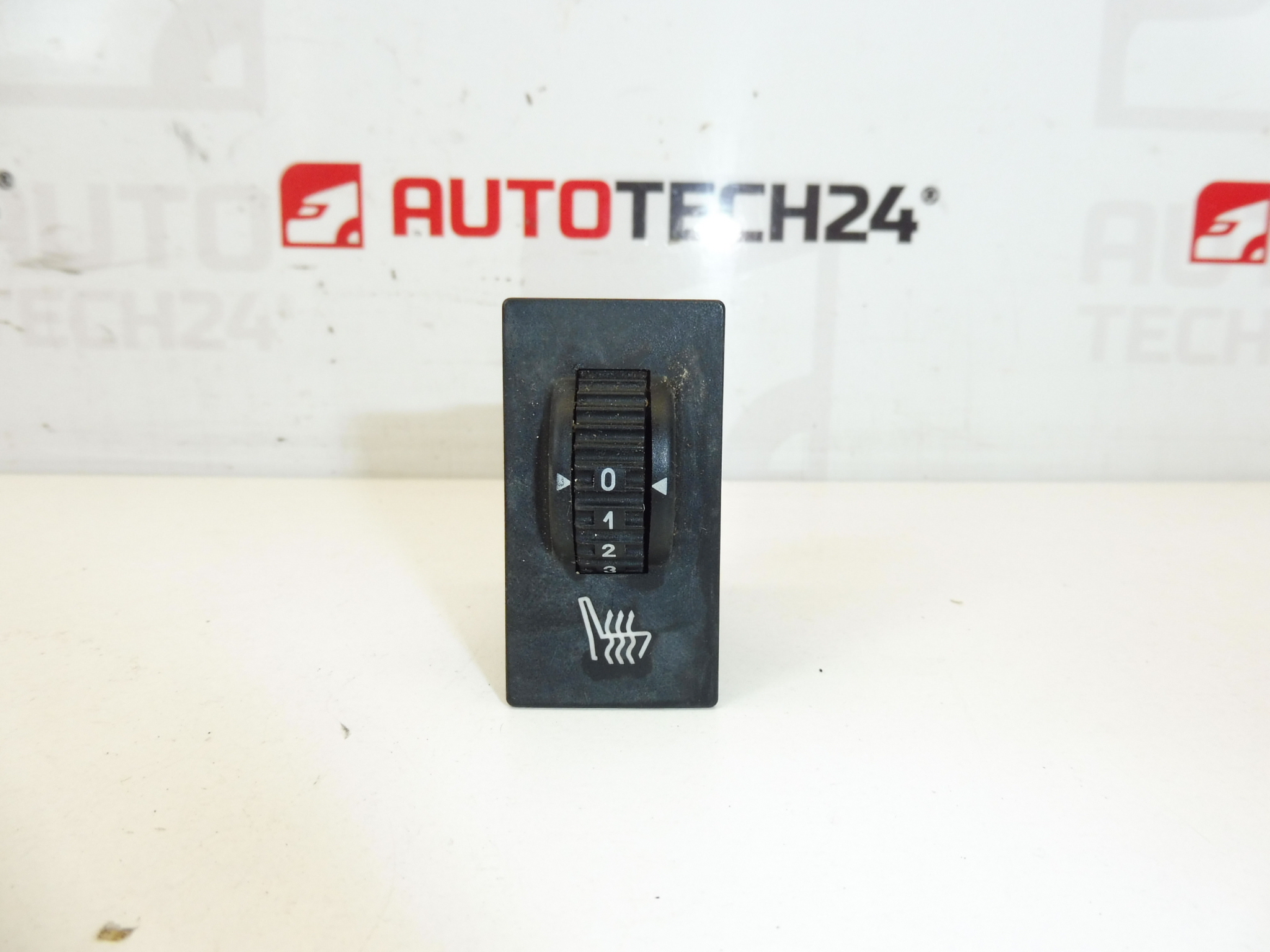 Sædevarmestyring Citroën Peugeot 96361588XT 8906HQ