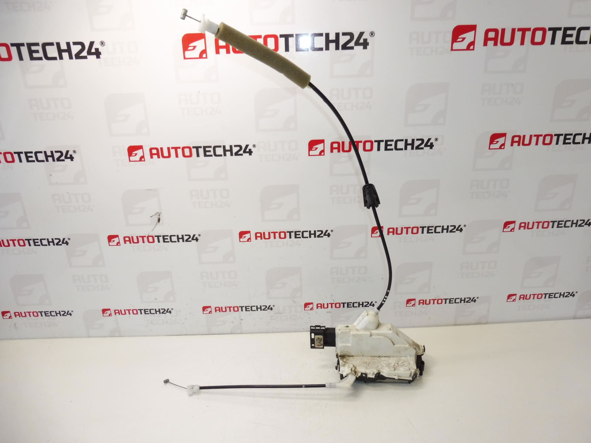 Peugeots venstre bagdørlås 308 006173 A04993