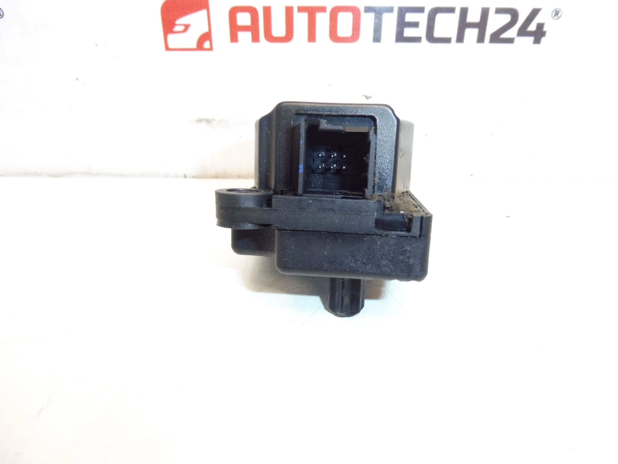 BEHR servomotor til varmeregulering til Citroën/Peugeot EAD515 P2861001U og 31647947 - Billede 2