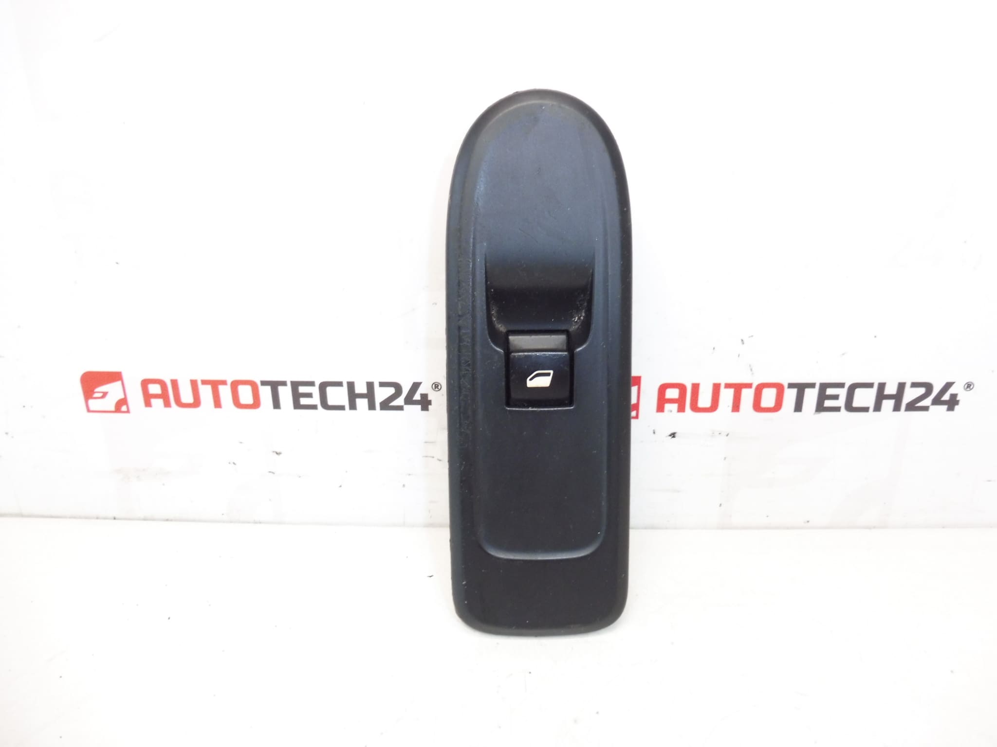 Citroën C5 X7 Peugeot 508 9661102XT 6490Y8