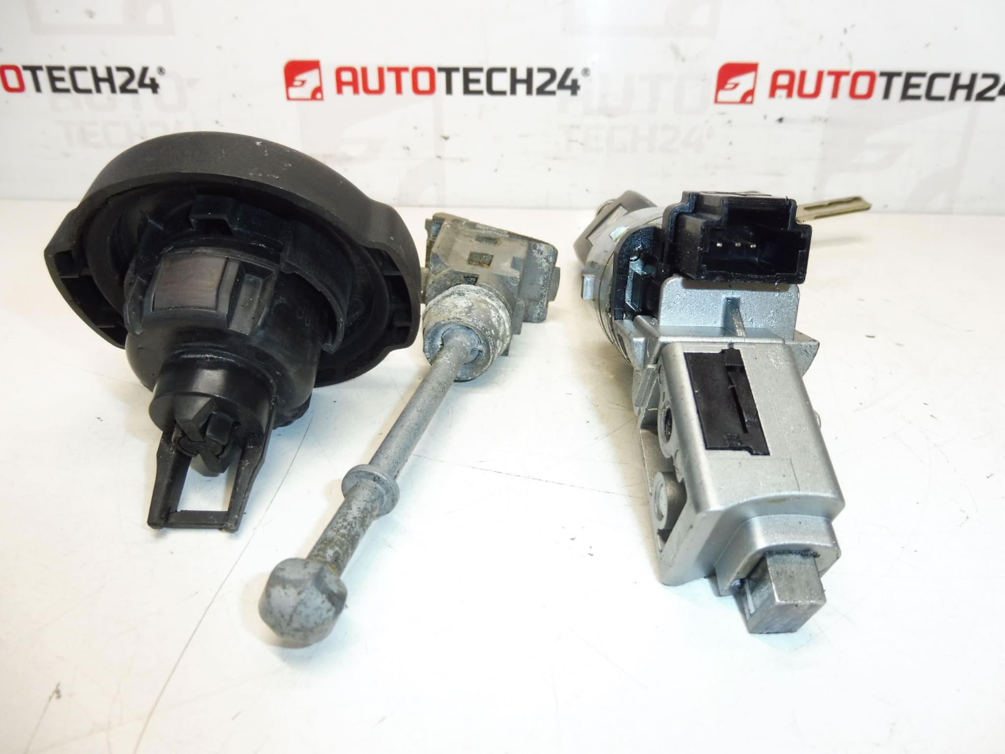 Sæt med låse og 2 nøgler til Citroën C5 X7 - 4162NS/4162KF - Billede 2