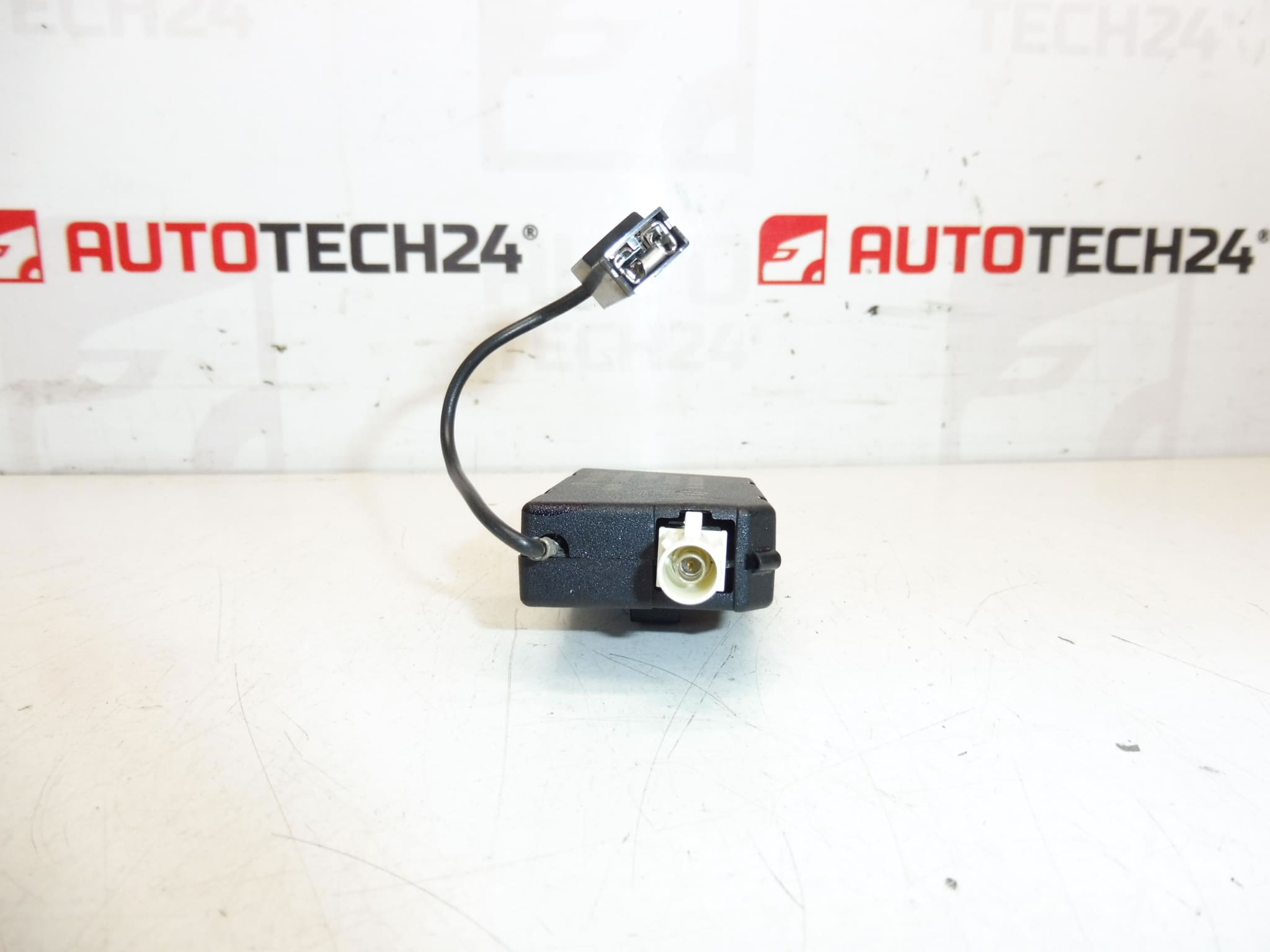Antennemodul FM2 Citroën Peugeot 9657017980 - Billede 2