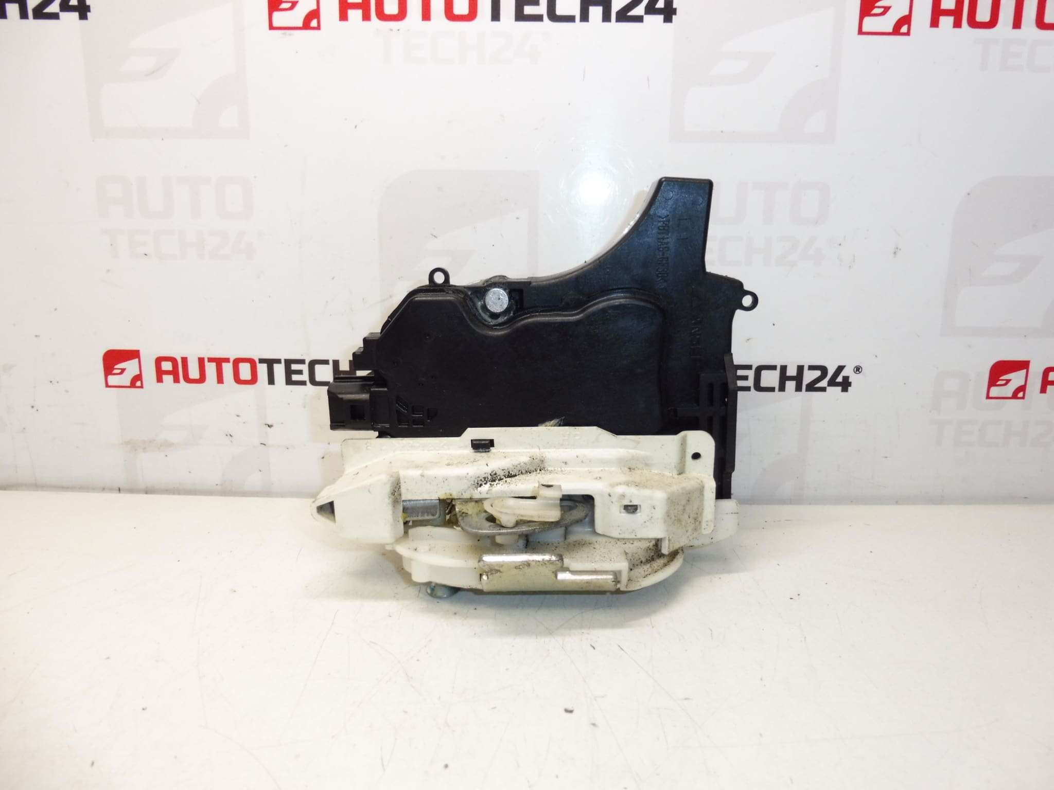 Venstre bagdørlås Citroën C-Crosser Peugeot 4007 9137N0