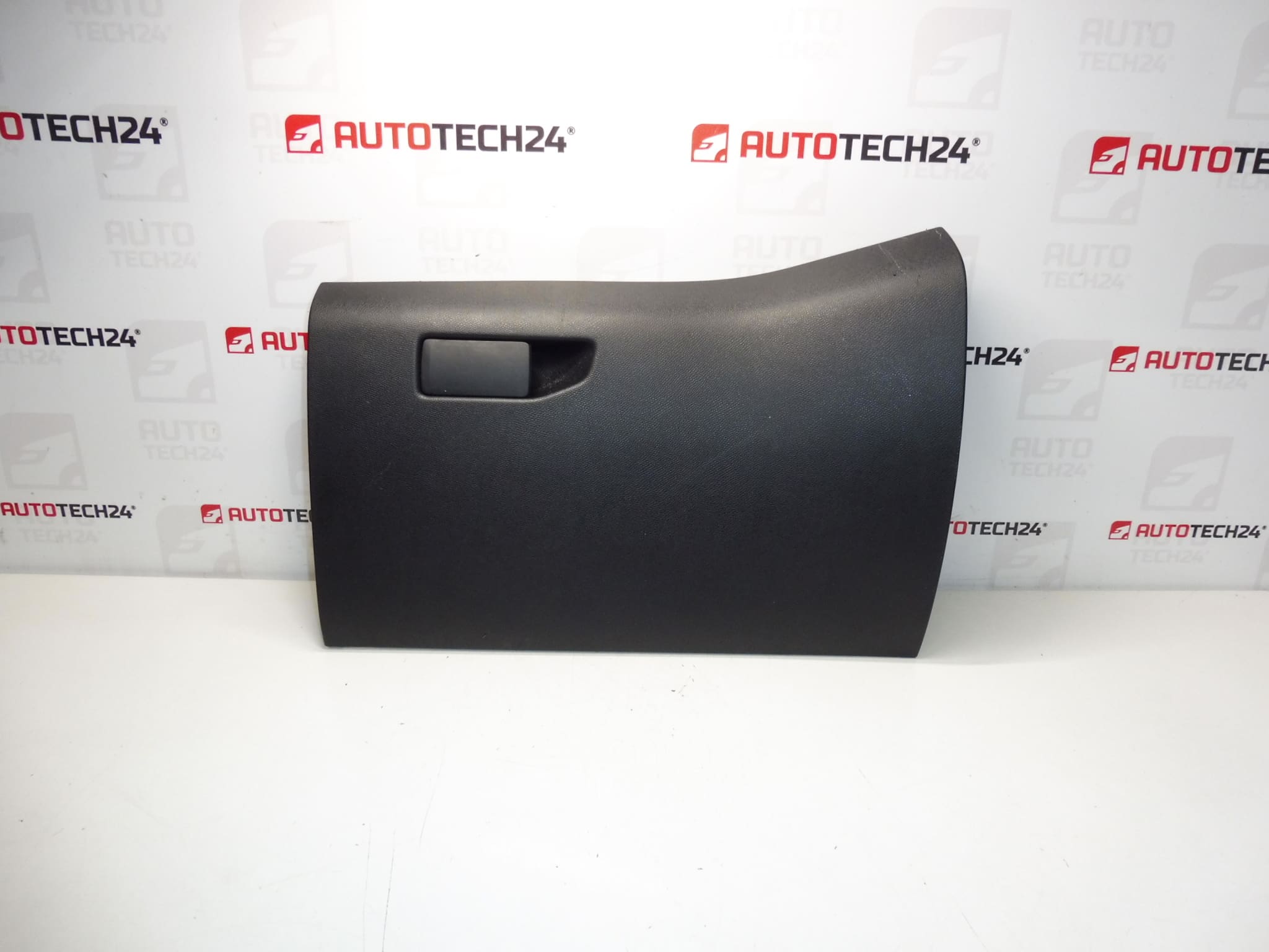 Peugeot 308 T9 opbevaringssidecover 16108047ZD