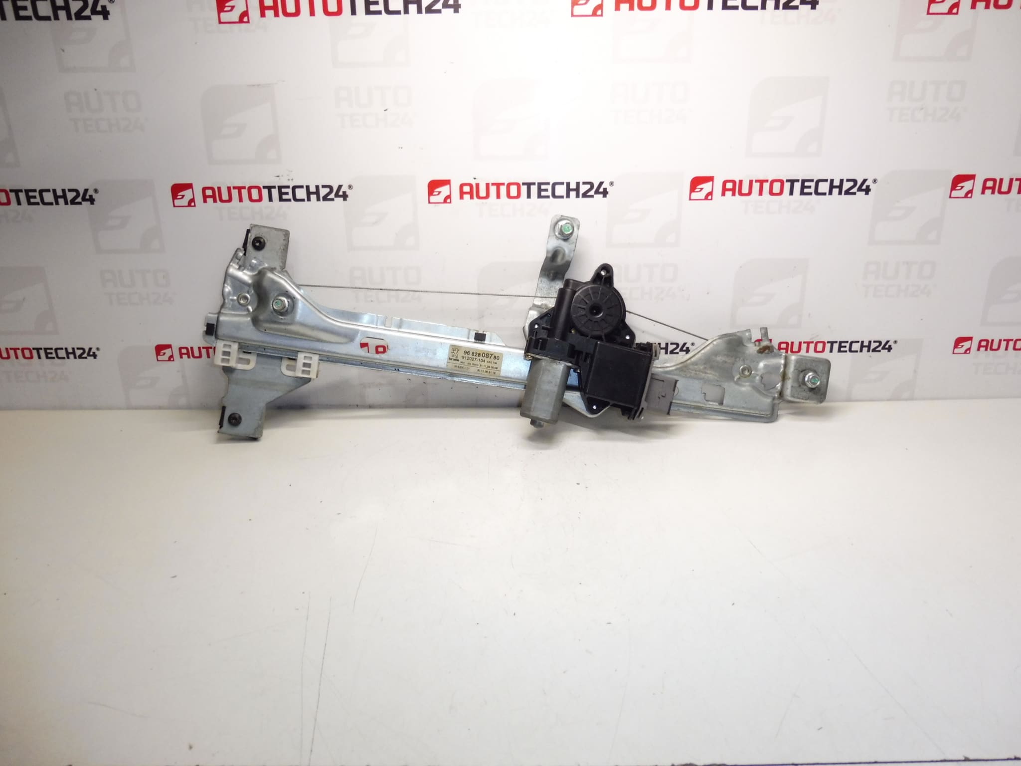 Venstre bagrudemekanisme Peugeot 3008 5008 9682808780 9223F2