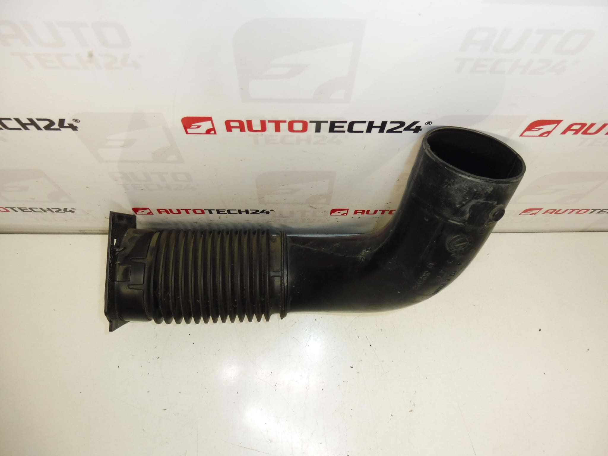 Luftrør 1.6 HDI Citroën Peugeot 9680064080 143472 - Billede 2