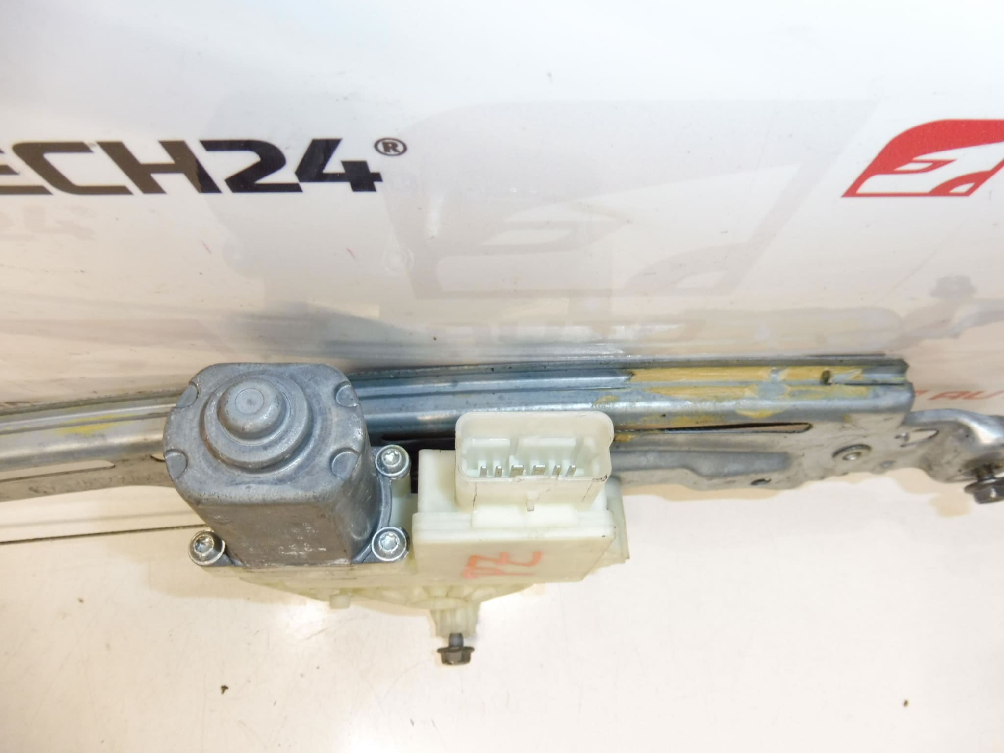 Peugeot 308 T9 bagrudetrækmekanisme 9800273380 - Billede 2