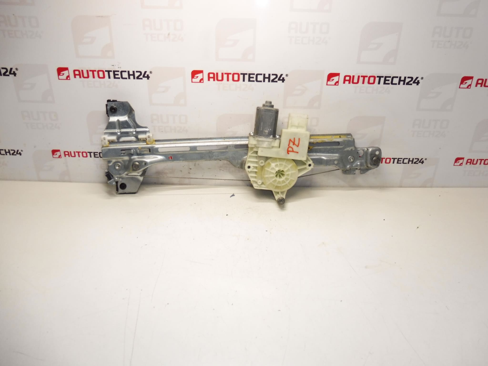 Peugeot 308 T9 bagrudetrækmekanisme 9800273380