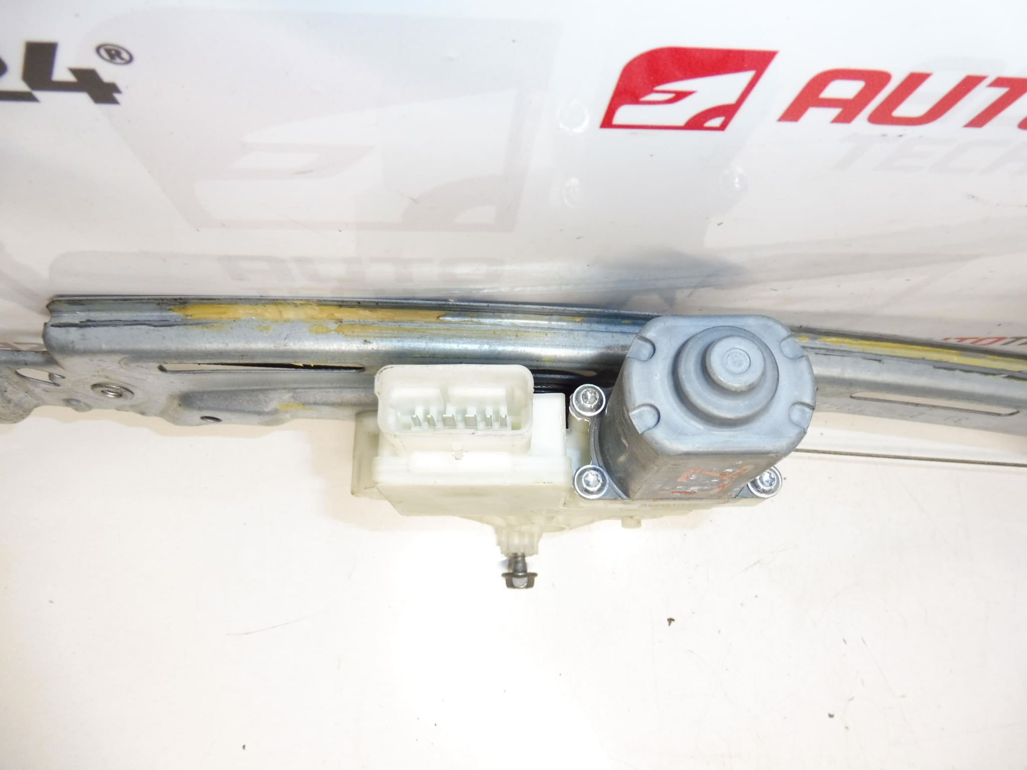 Peugeot 308 T9 bagrudetrækmekanisme 9800273480 - Billede 2