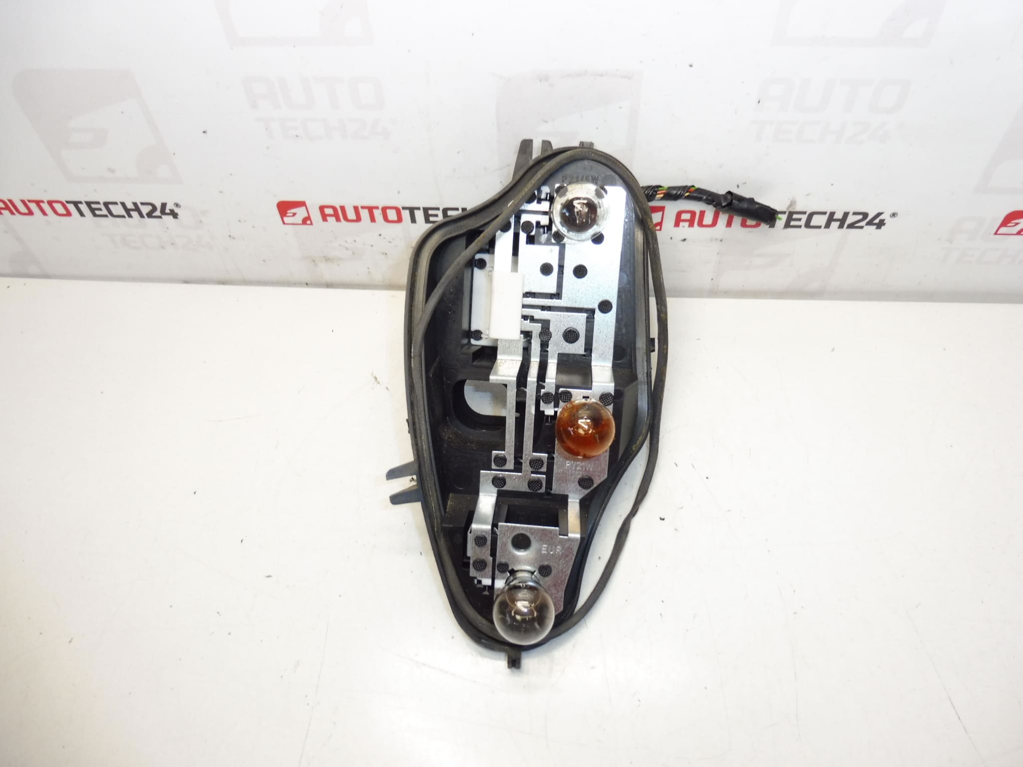 Højre baglygte bundskærm Citroën C3 II 6351KQ